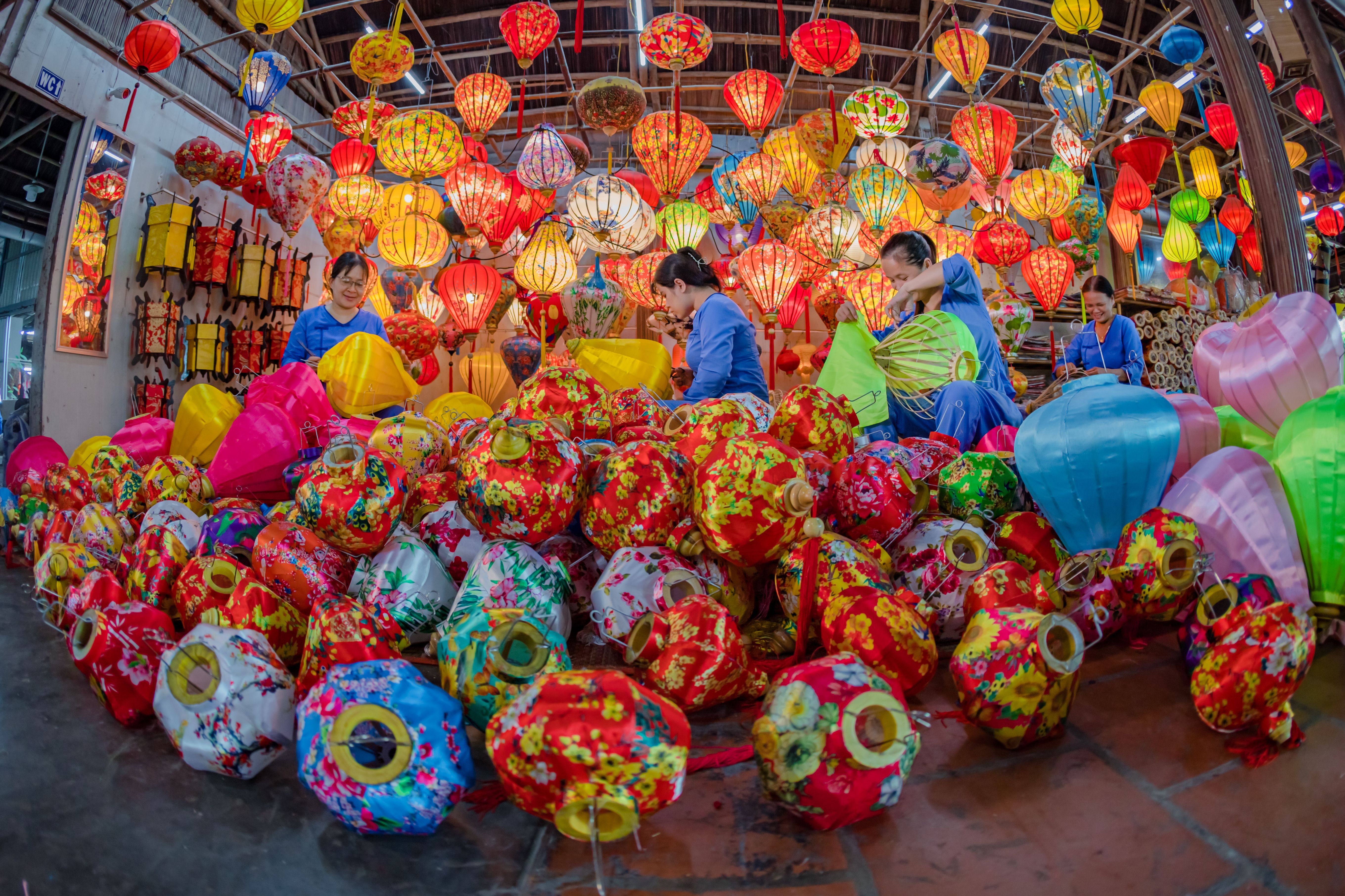 Traditional Lantern-Making Workshop in Tai Hang