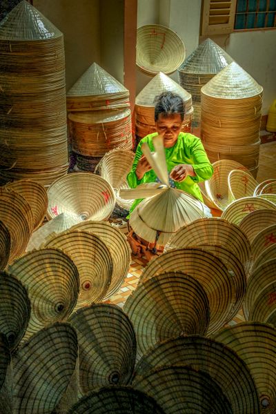 Conical hats (non la)