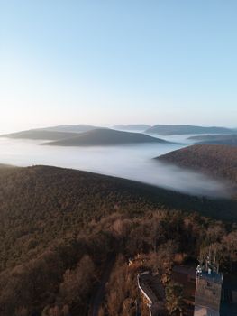 Bezaubernde Berge & Sonnenaufgang – Naturmotiv als Hintergrundbild