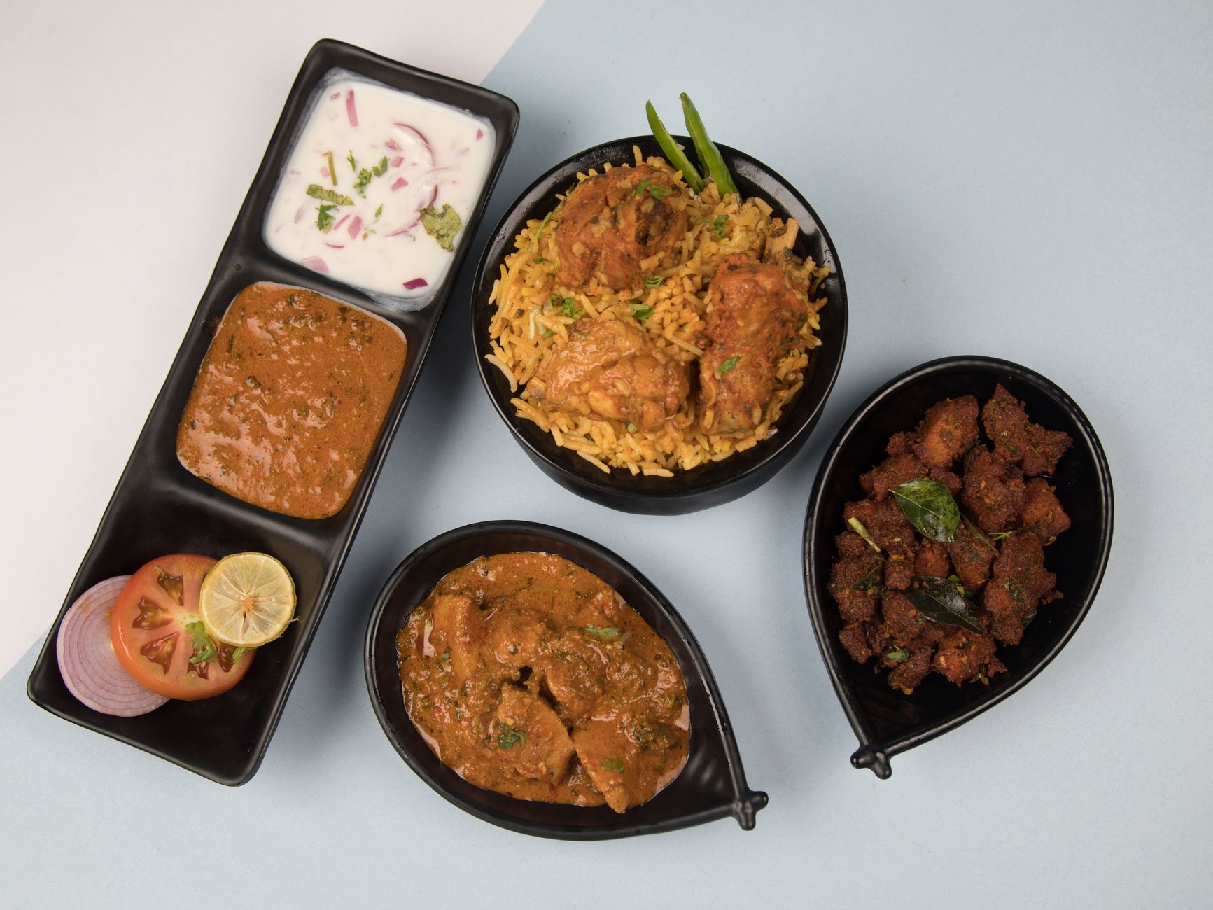 Riz basmati épicé et garni servi chaud