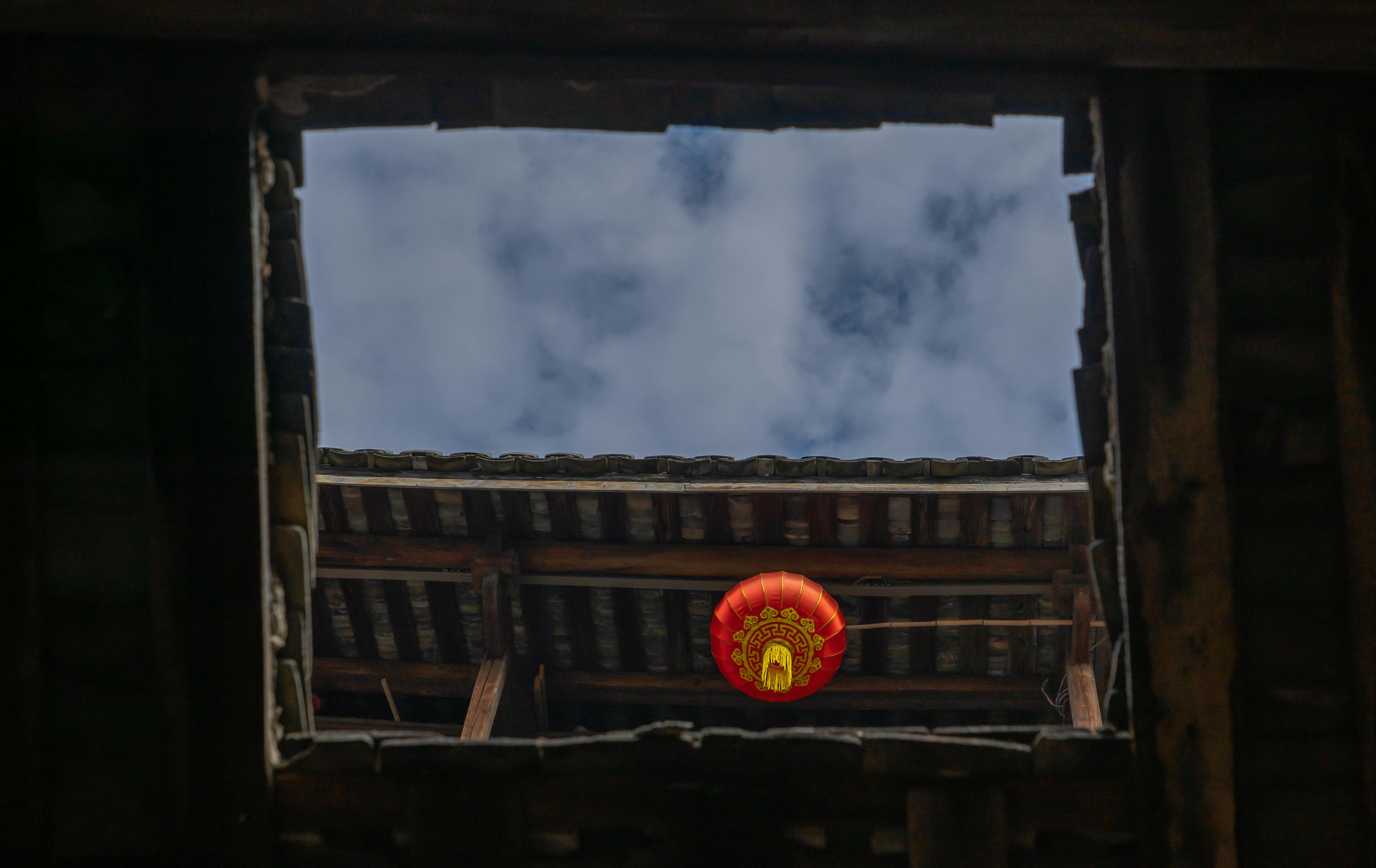 Traditional Red Lantern Hanging in Courtyard · Free Stock Photo, image size:5836x3683