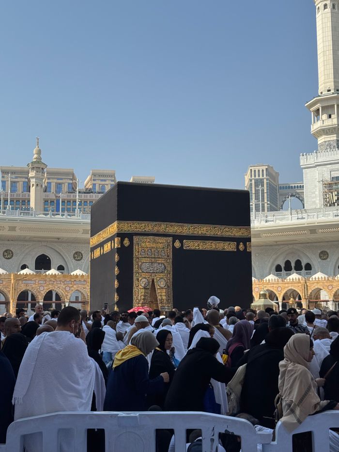 Kaabah dan jamaah di Masjidil Haram