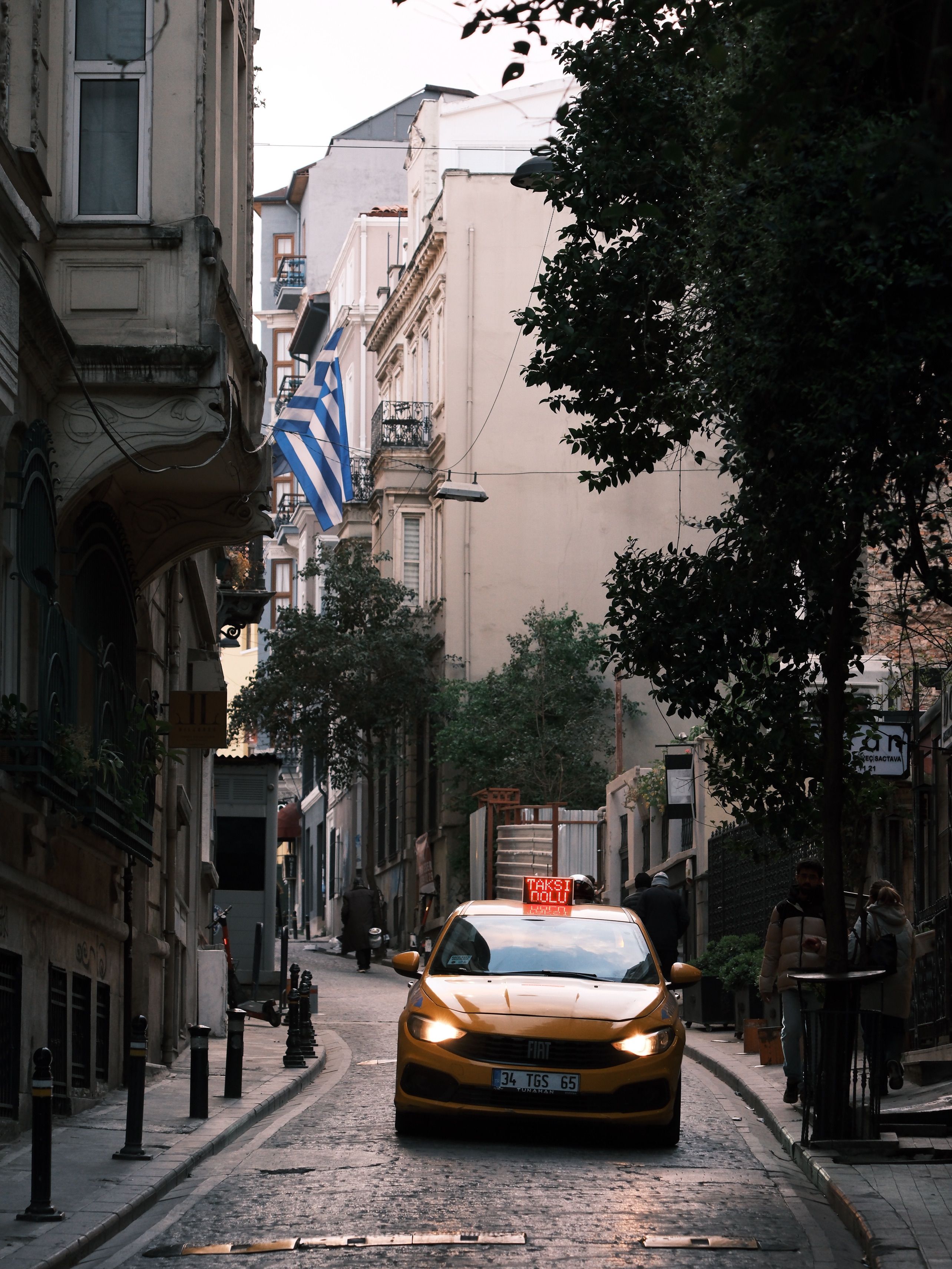 Scenic Urban Street with Taxi in Istanbul · Free Stock Photo