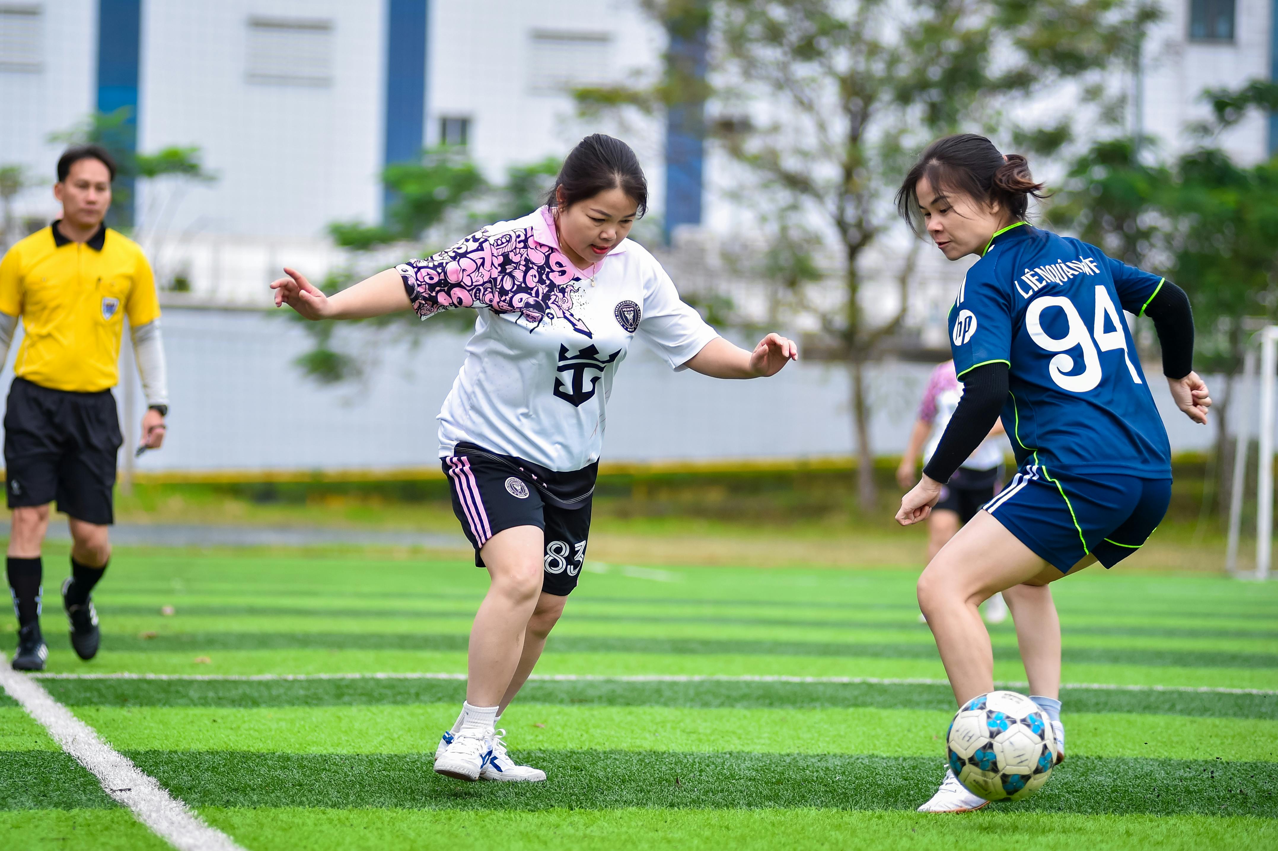 fantasy sports, fantasy football, draft strategies, league management, sports betting — Photo by ANH LÊ on Pexels