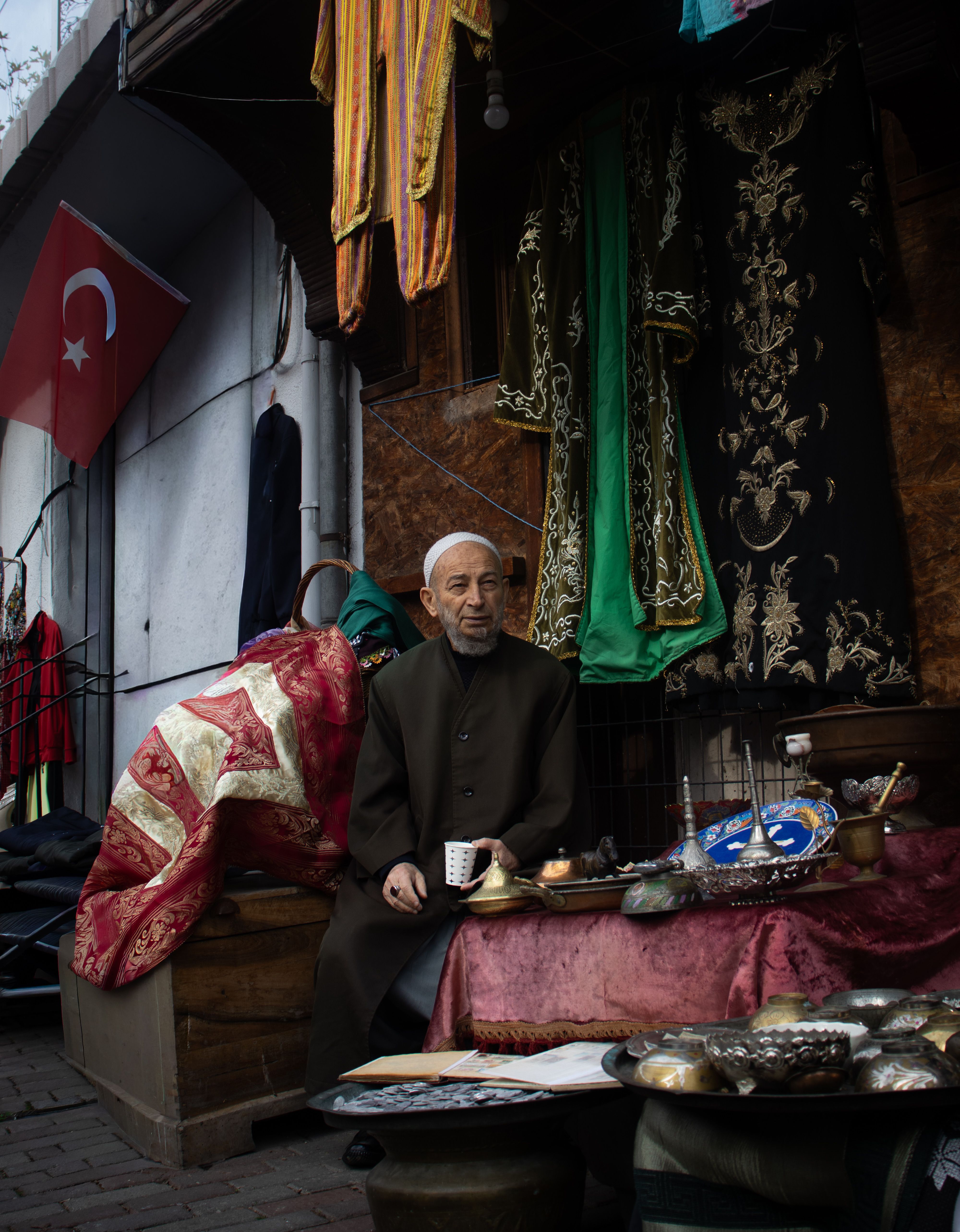 Shopkeeper Tch Photos, Download The BEST Free Shopkeeper Tch Stock ...