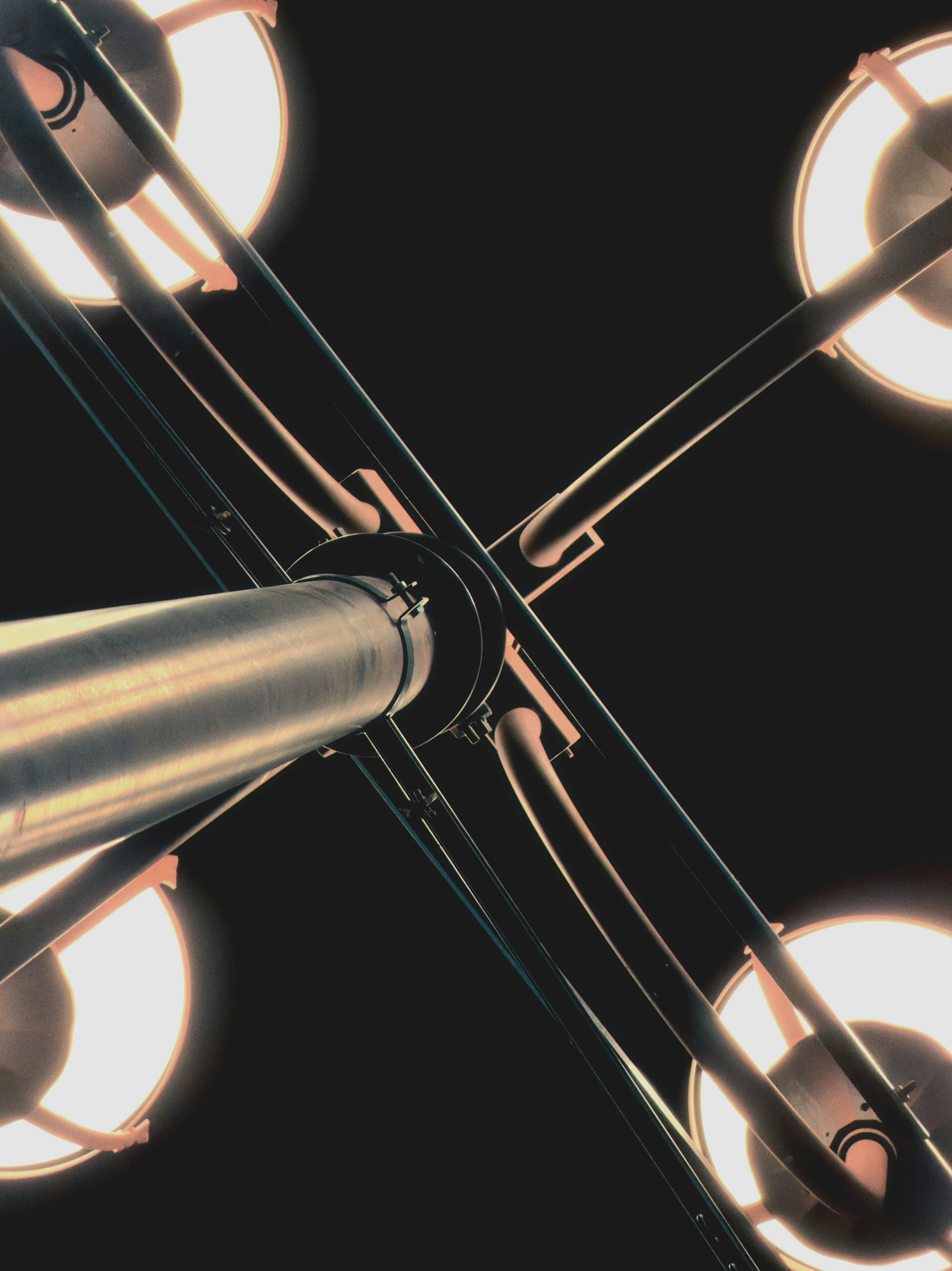 De franc Perspectiva artística de fanals que il·luminen el cel nocturn. Foto d'estoc