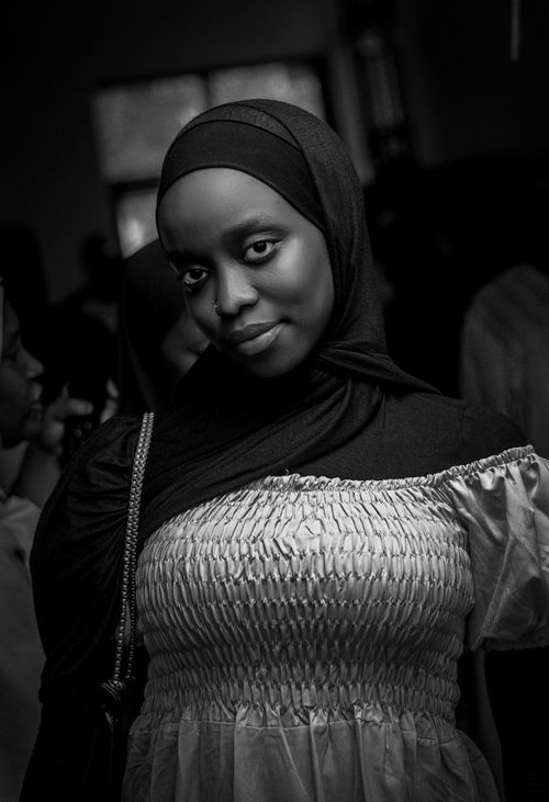 Free Black and white portrait of a woman wearing hijab with a serene expression. Stock Photo