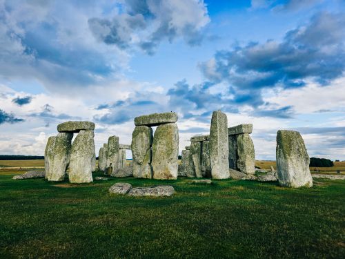 Stonehenge Bajo Nubes Nimbostratus · Foto de stock gratuita