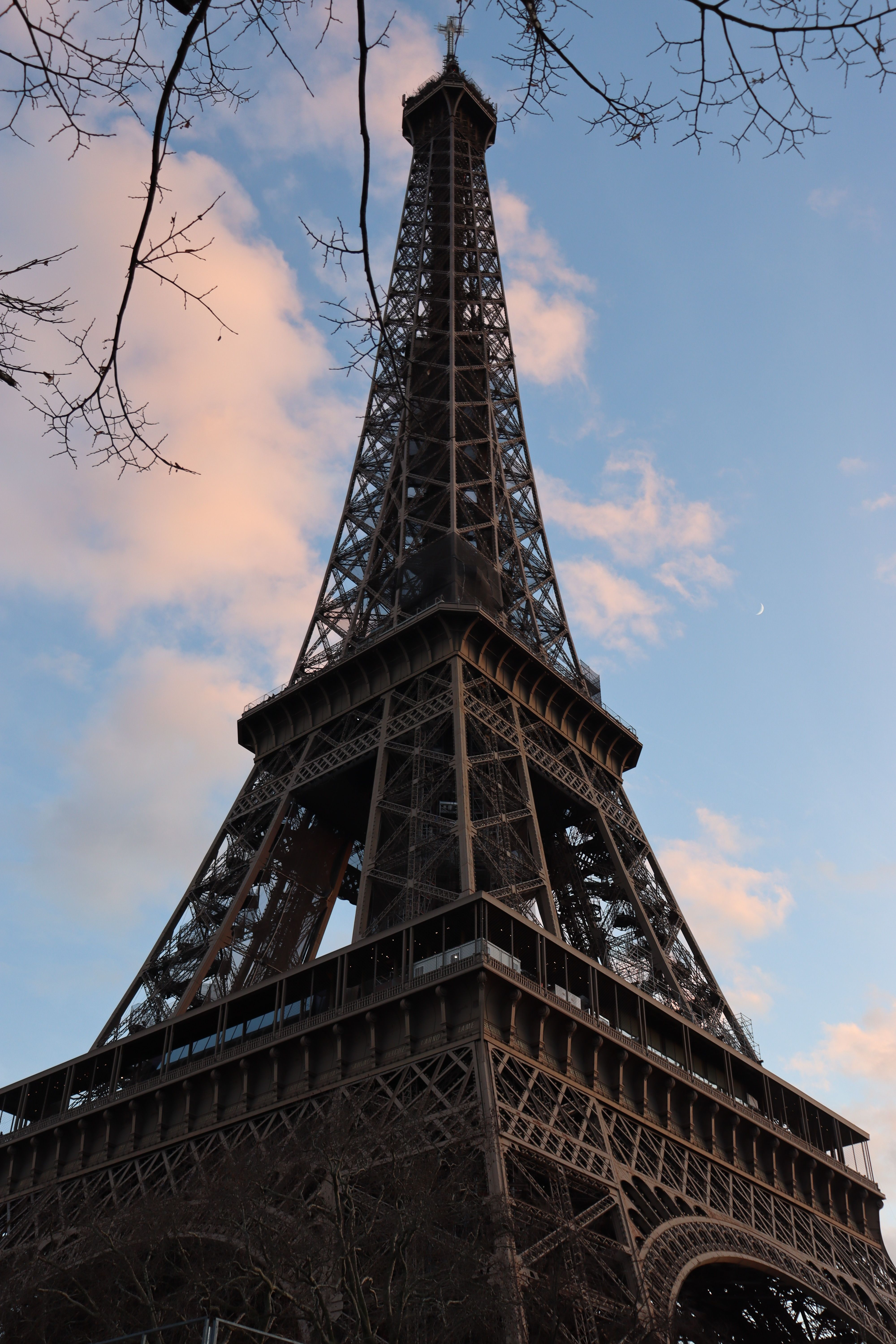 Eiffel Tower at Twilight in Paris, France · Free Stock