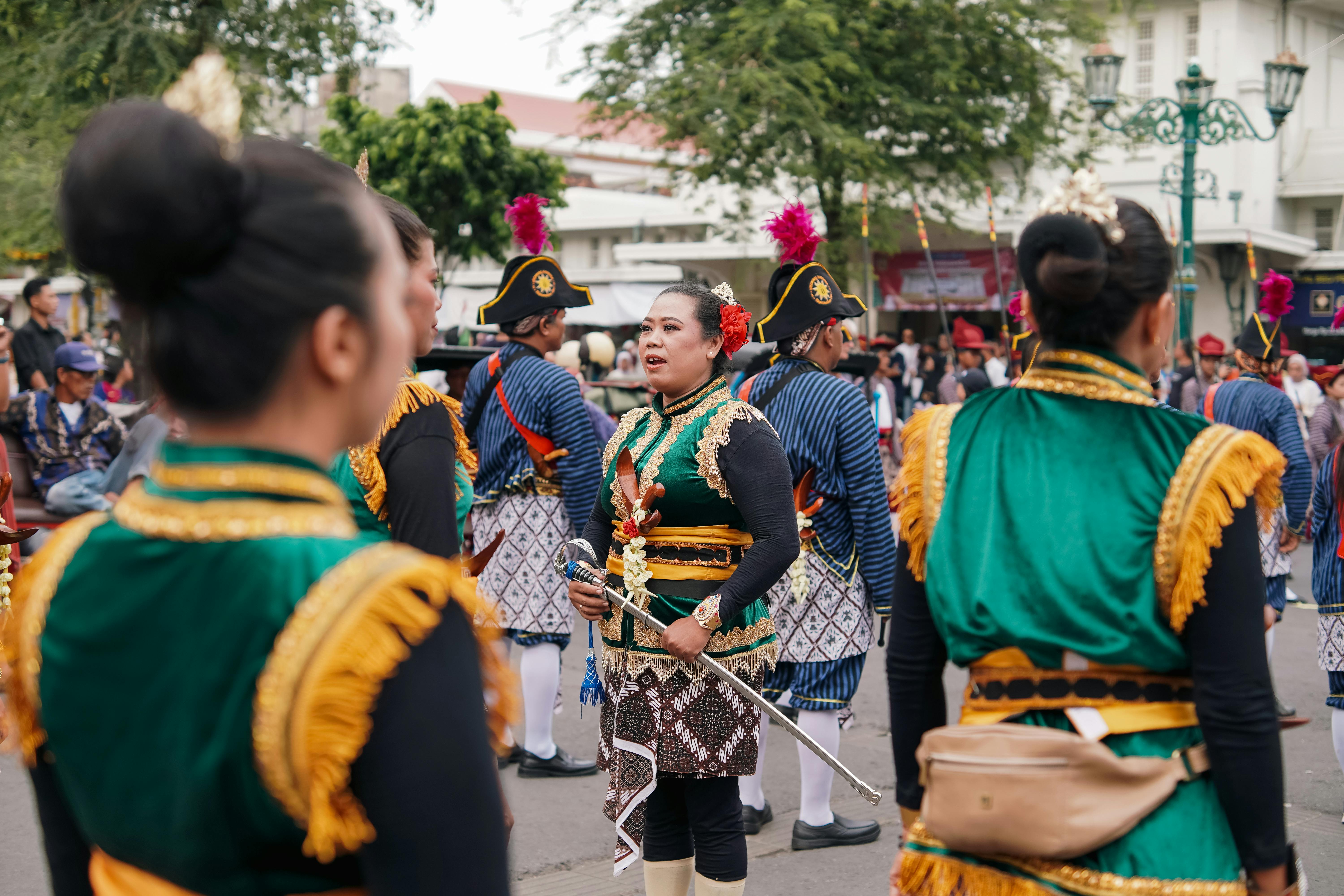 Integracion Cultural en España: Guia para Latinos August 2020