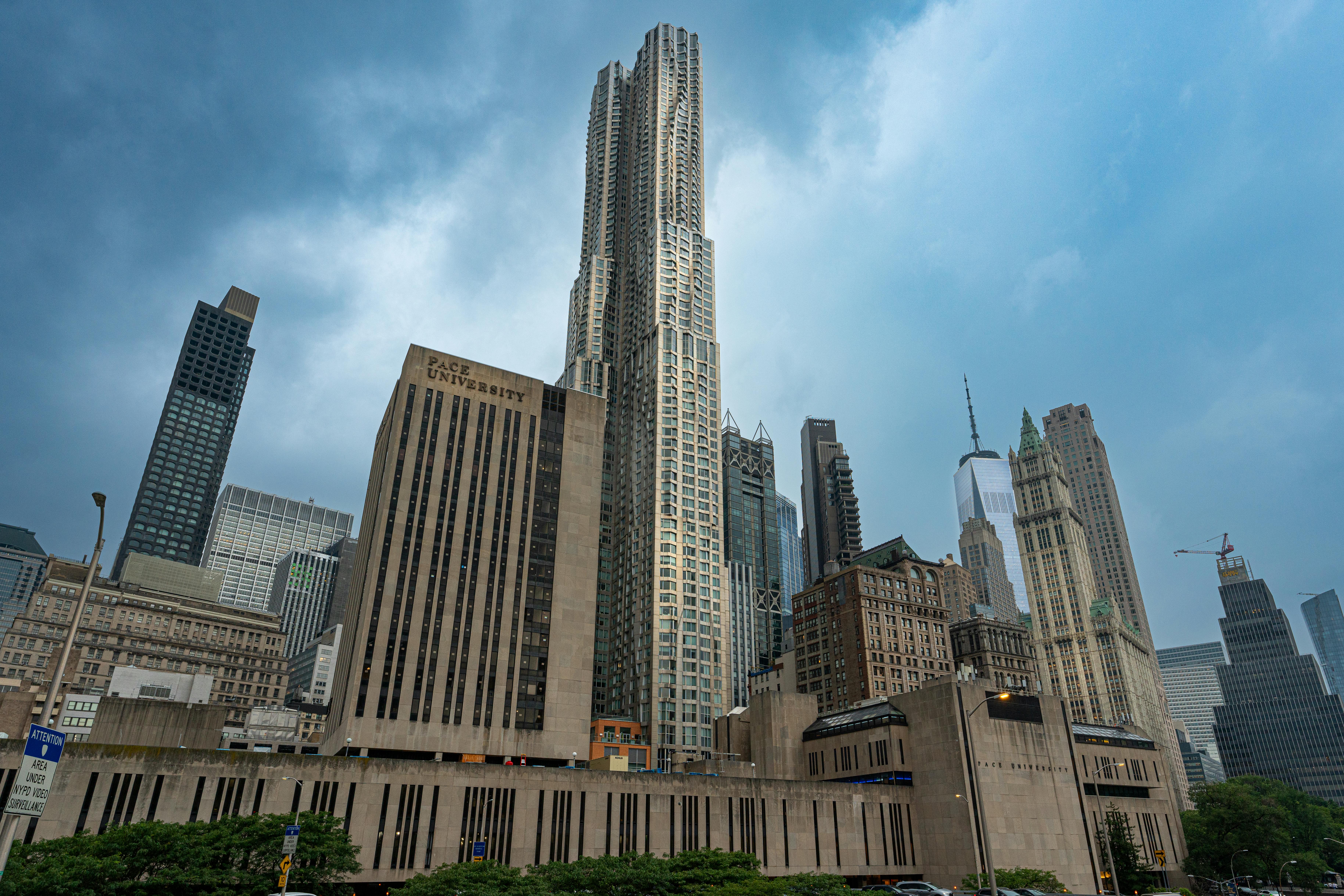 New York Times subscriptions boosted by bundling of news and lifestyle content — Photo by Ramon Perucho on Pexels