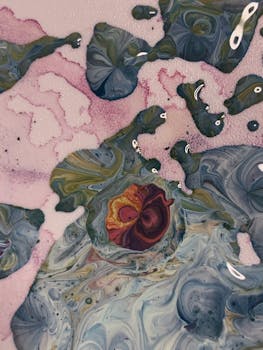 充满活力的抽象流体艺术，以旋转的色彩和丰富的纹理，创造出动态的视觉体验