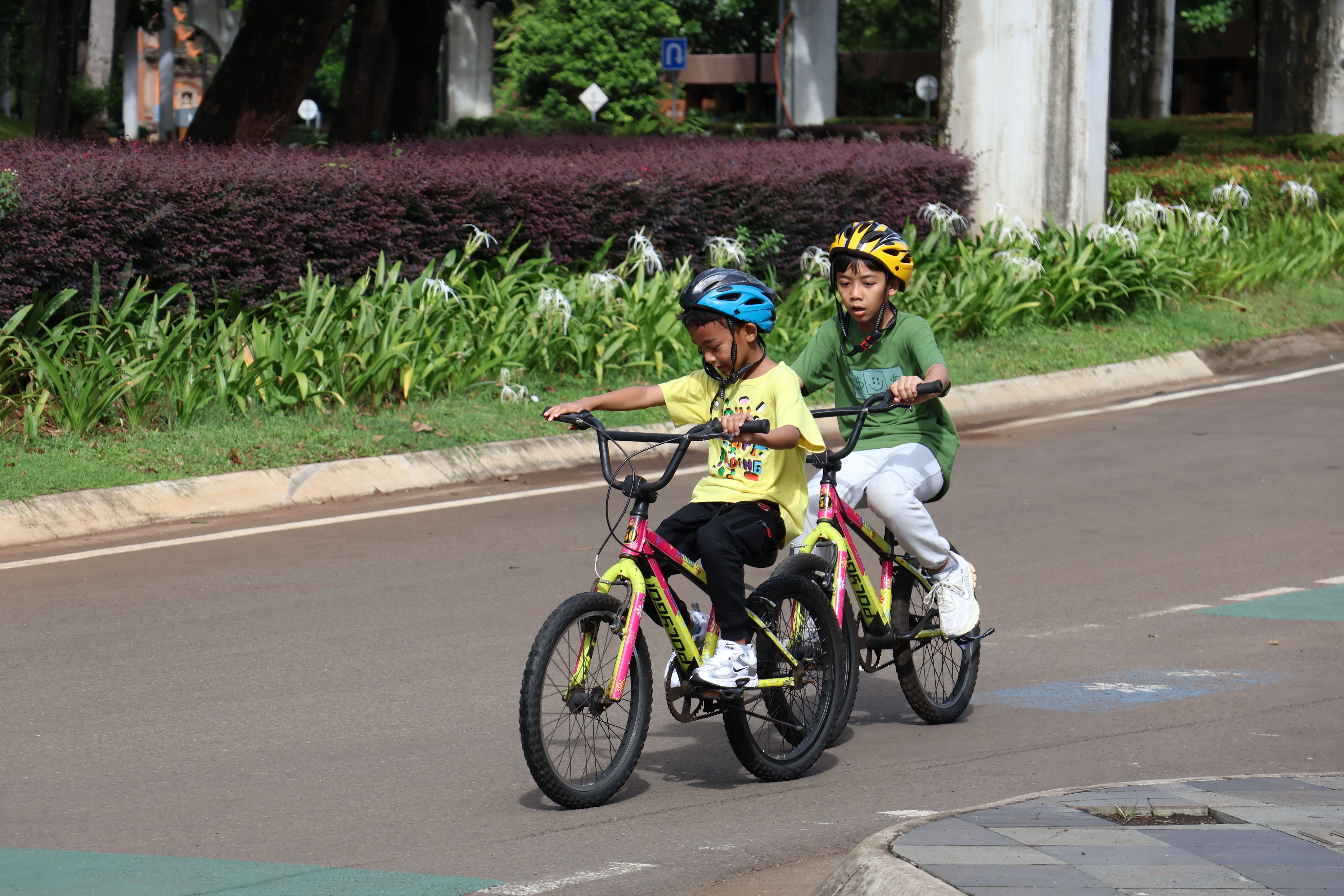 Дитячий травматизм у 2026: як захистити дитину від травм — children bicycle safety helmet