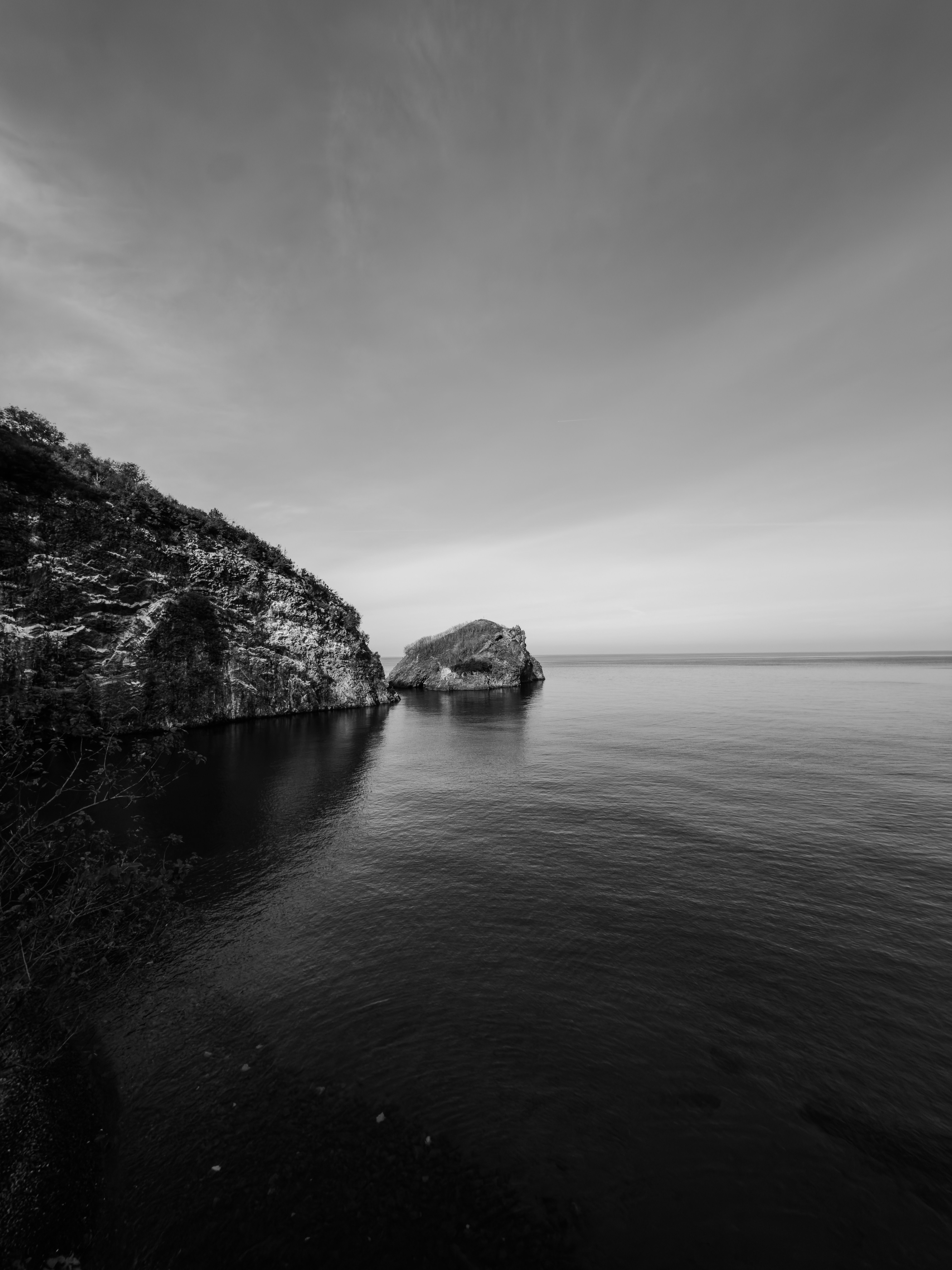 Dramatic Black and White Coastal Seascape · Free Stock Photo