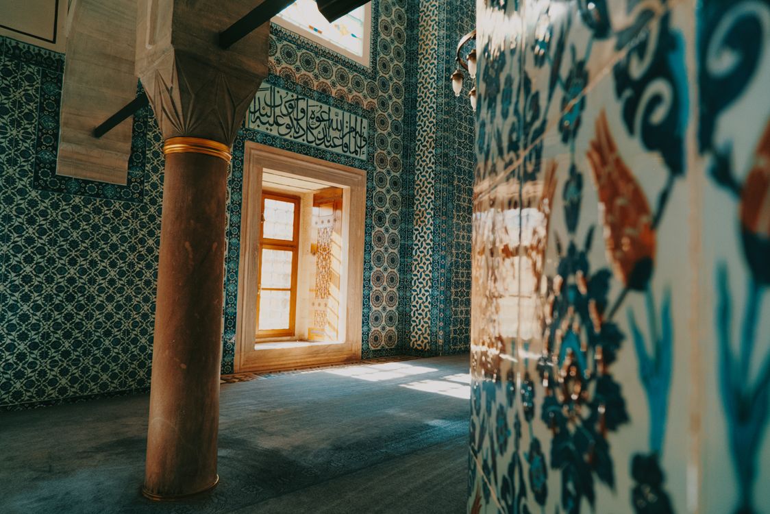 Islamic Tile Building Intricate Islamic Architecture with Mosaic Tiles · Free Stock Photo