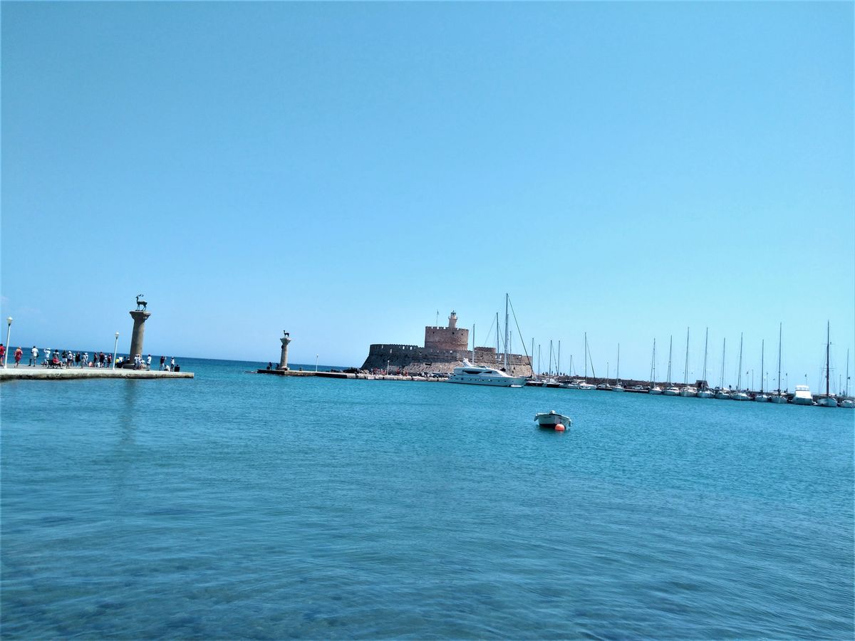 Faliraki Rodos - golf cu apă turcoaz