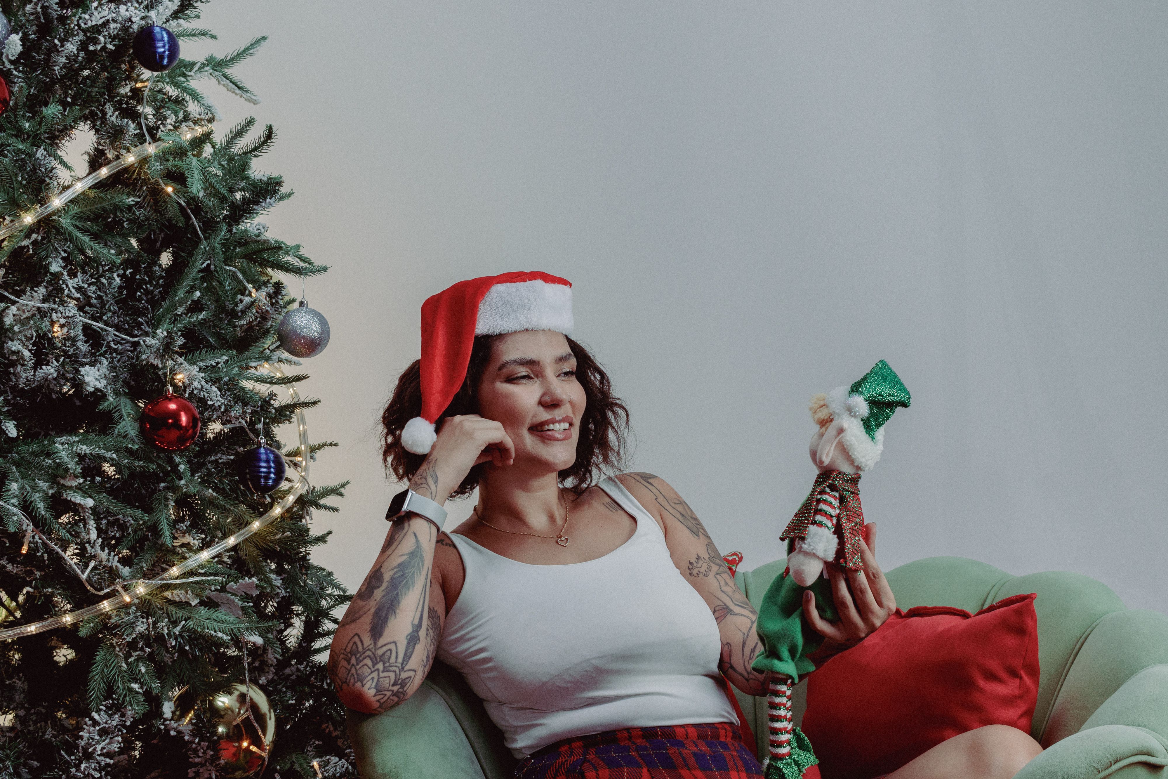These Christmas Songs Most Likely to Tank Productivity at Work, Study Finds — Photo by Alexandre  Canteiro on Pexels