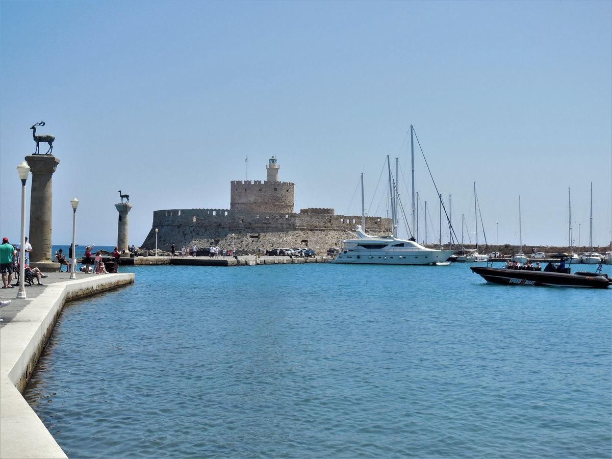 Lindos Rodos - golful cu apă turcoaz