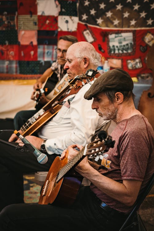 Foto Von Männern, Die Akustische Gitarre Spielen