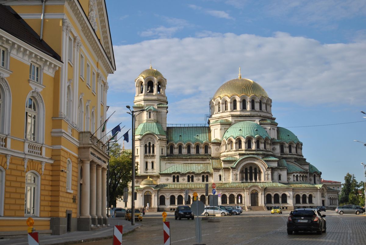 Catedrala Alexander Nevski din centrul Sofiei sub cer senin