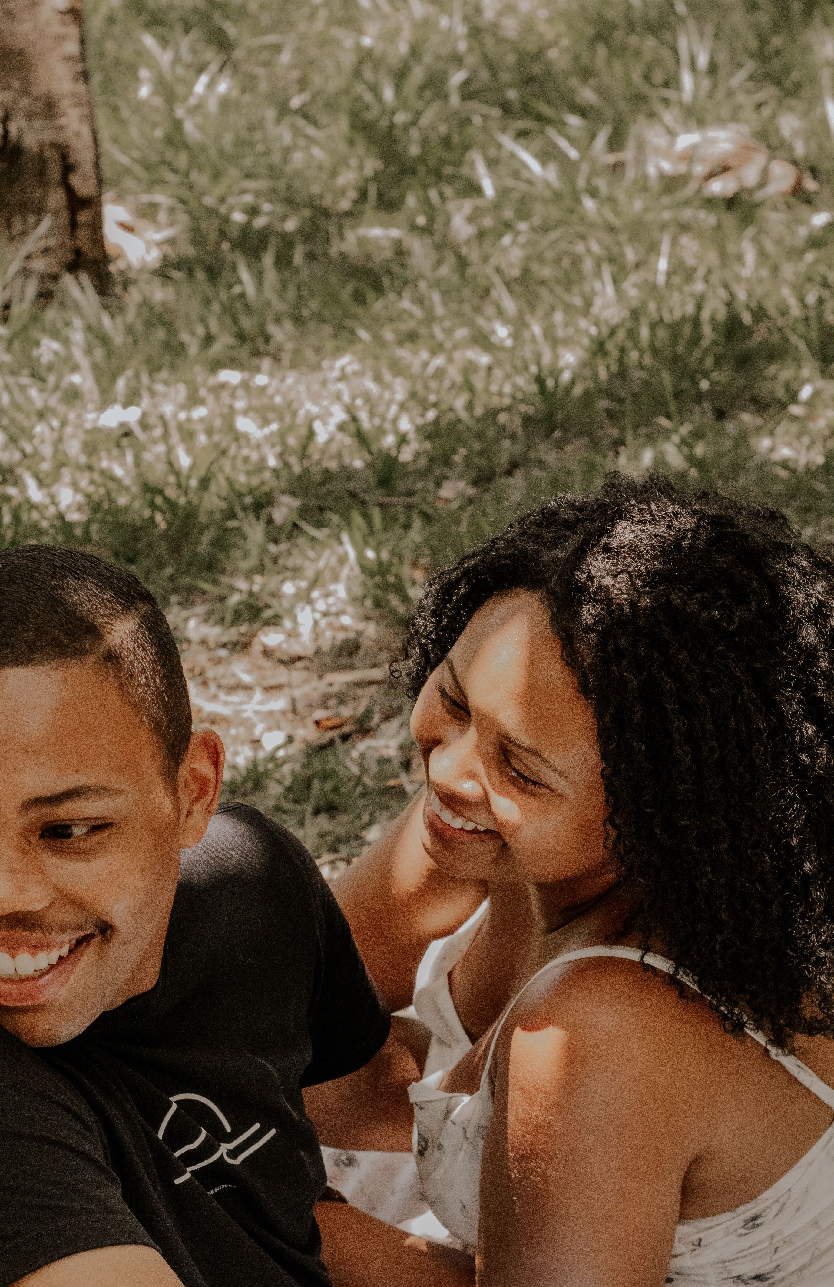 Online dating: starting a conversation on a niche platform