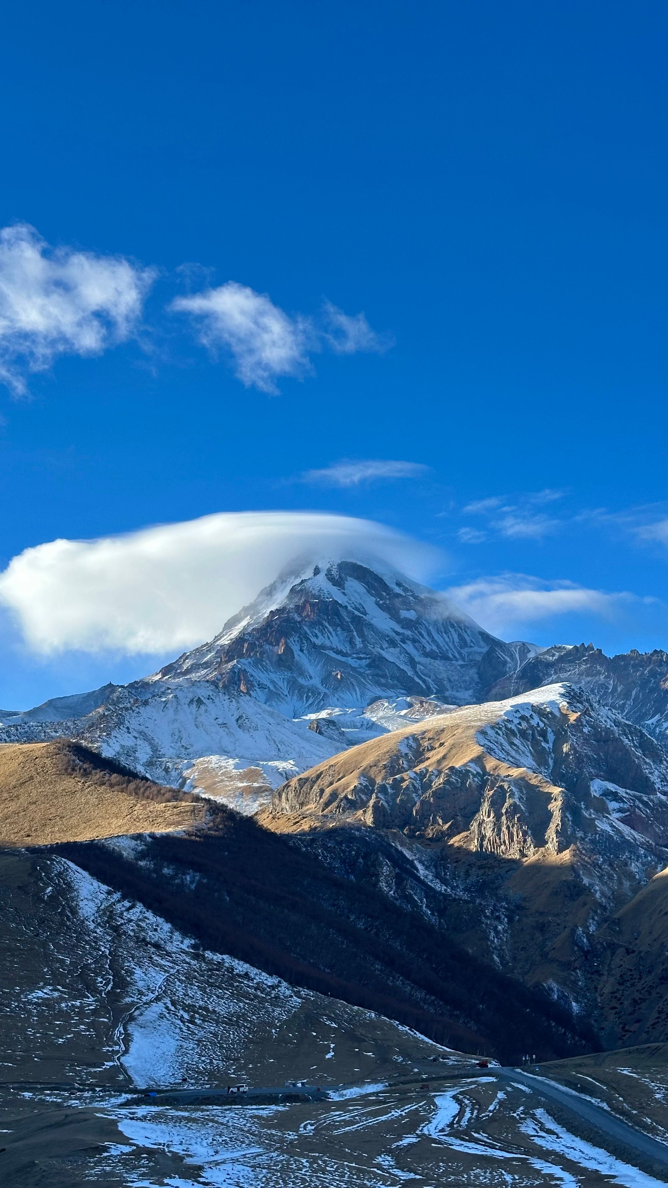 Stunning View of Mount Kazbek in Winter · Free Stock Photo