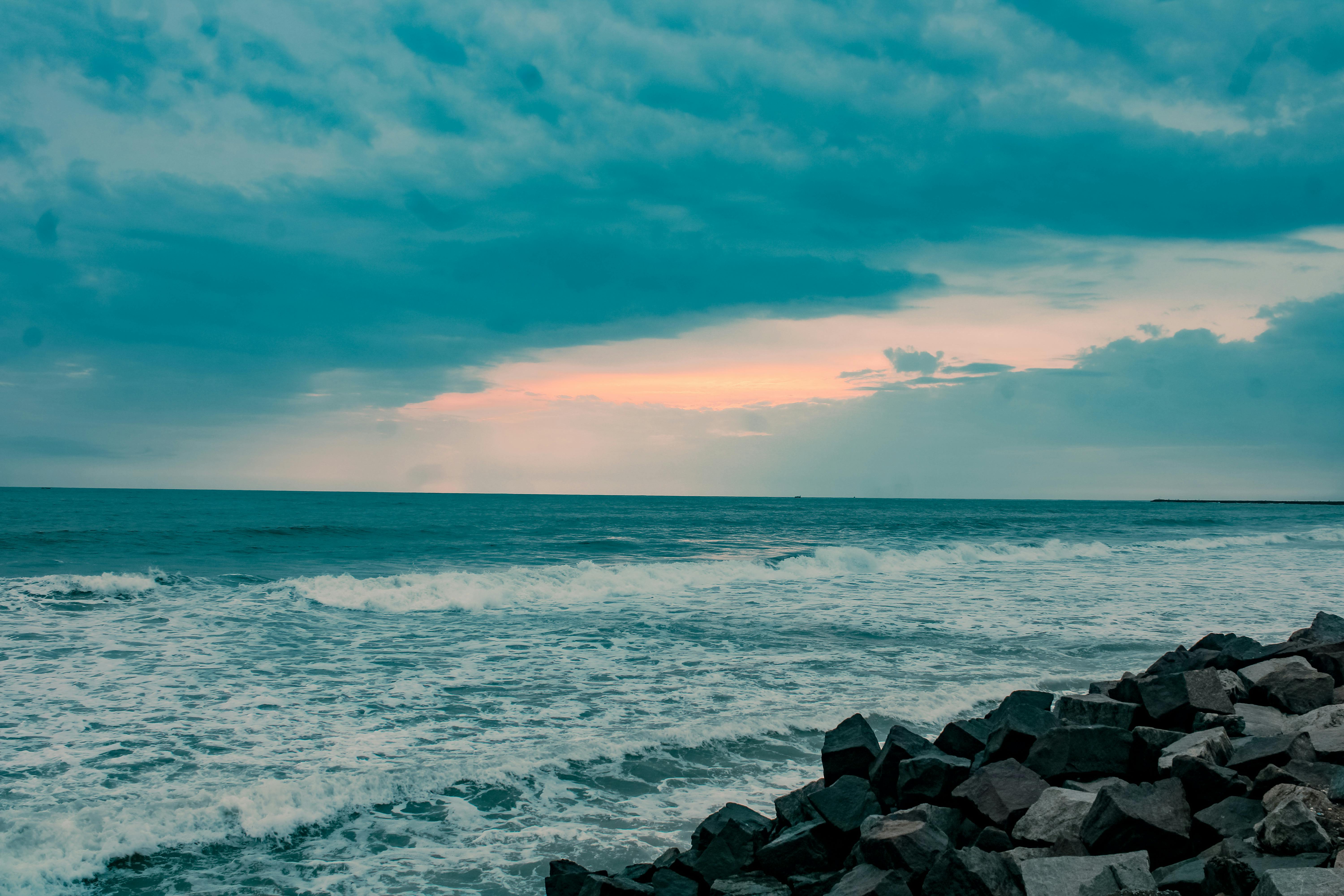 Featured image for: 7 Simple Mindfulness Exercises: Boost Growth & Community Kindness