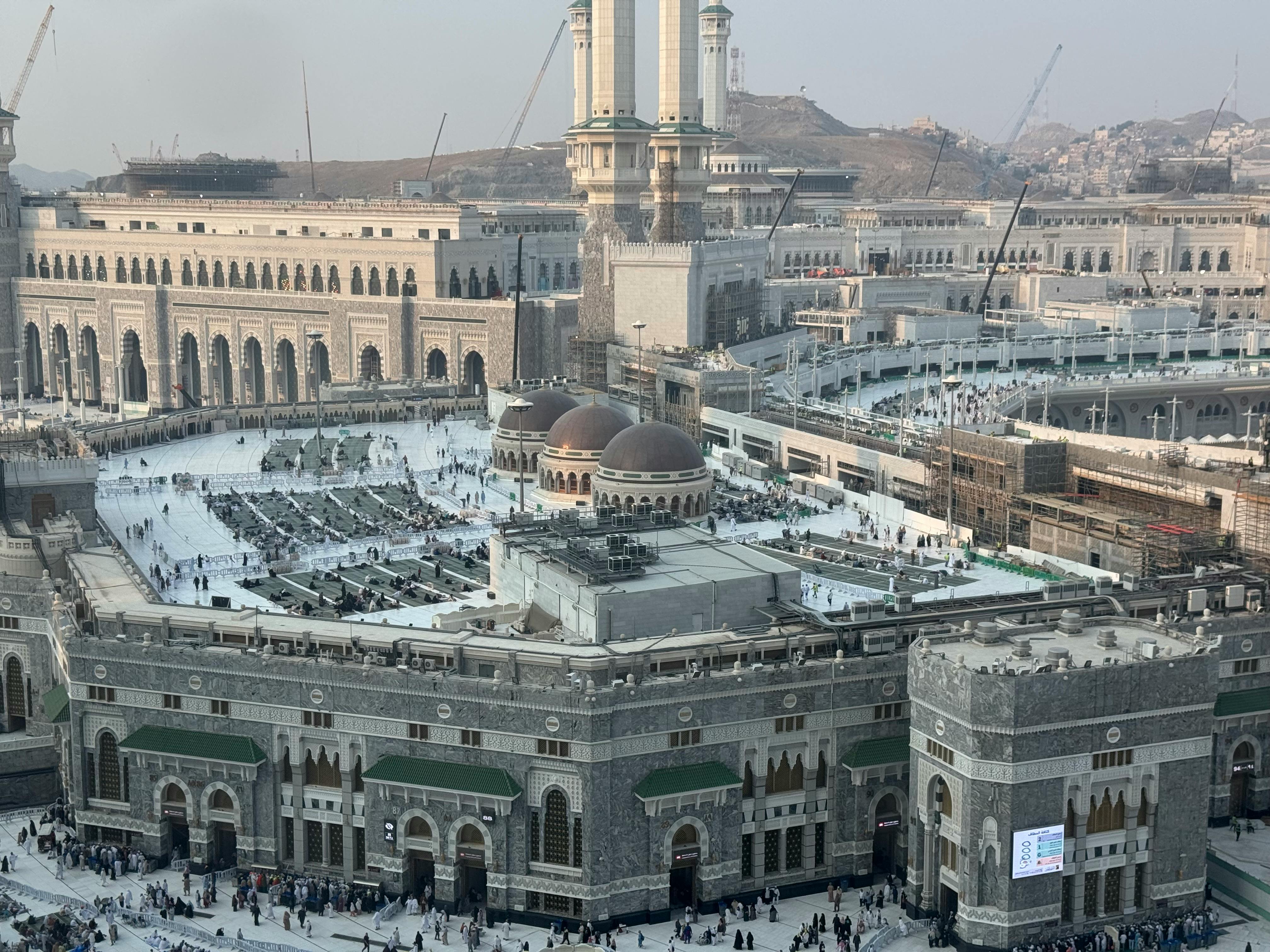 Szaúd-Arábia enyhít az alkoholtilalmon a gazdag külföldi munkavállalók számára