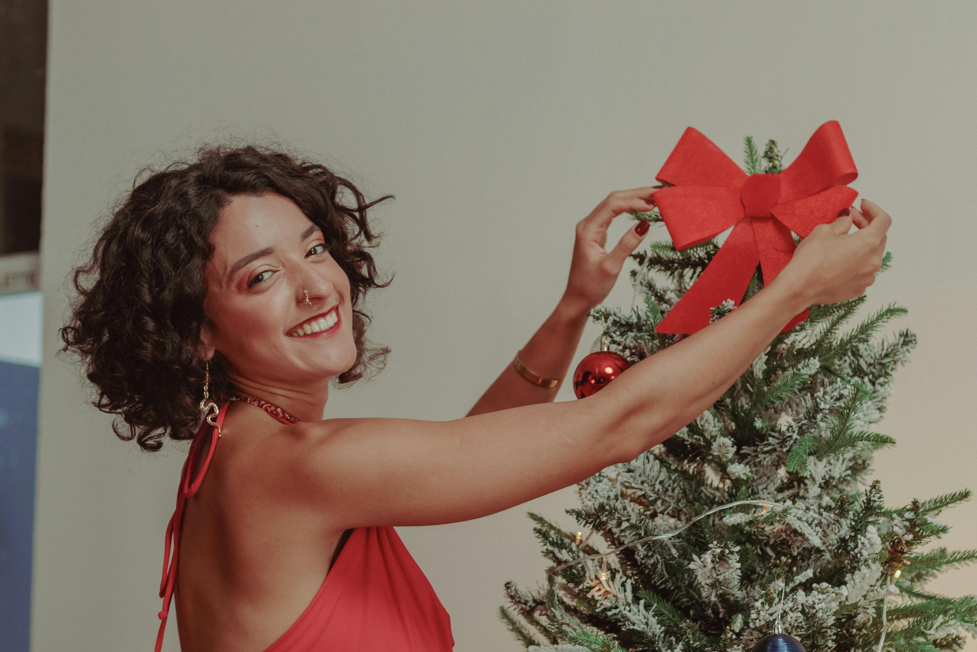 These Christmas Songs Most Likely to Tank Productivity at Work, Study Finds — Photo by Alexandre  Canteiro on Pexels