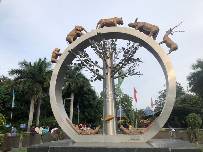 Modern zoo design