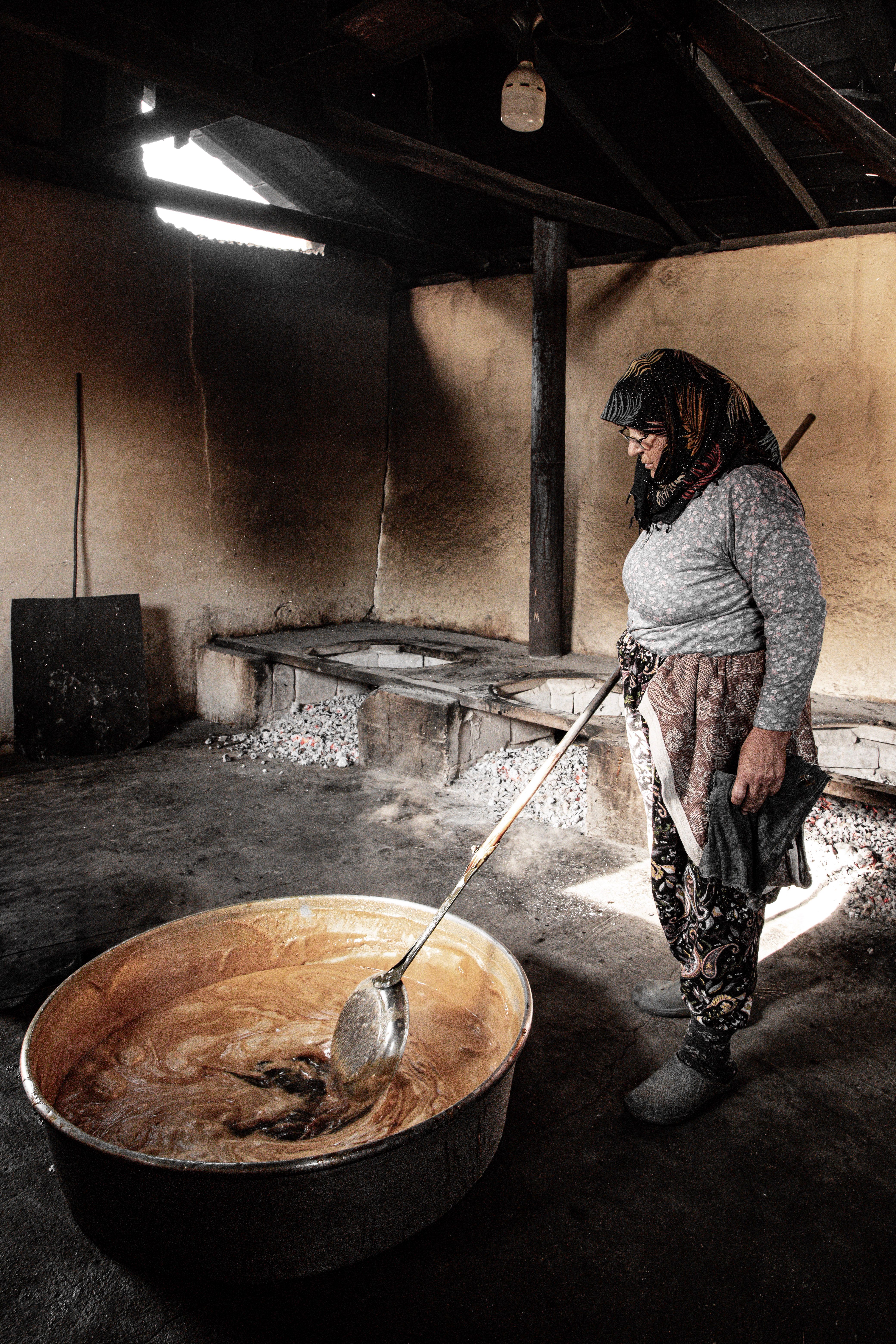 Traditional Sweets Making in Rural Türkiye · Free Stock Photo