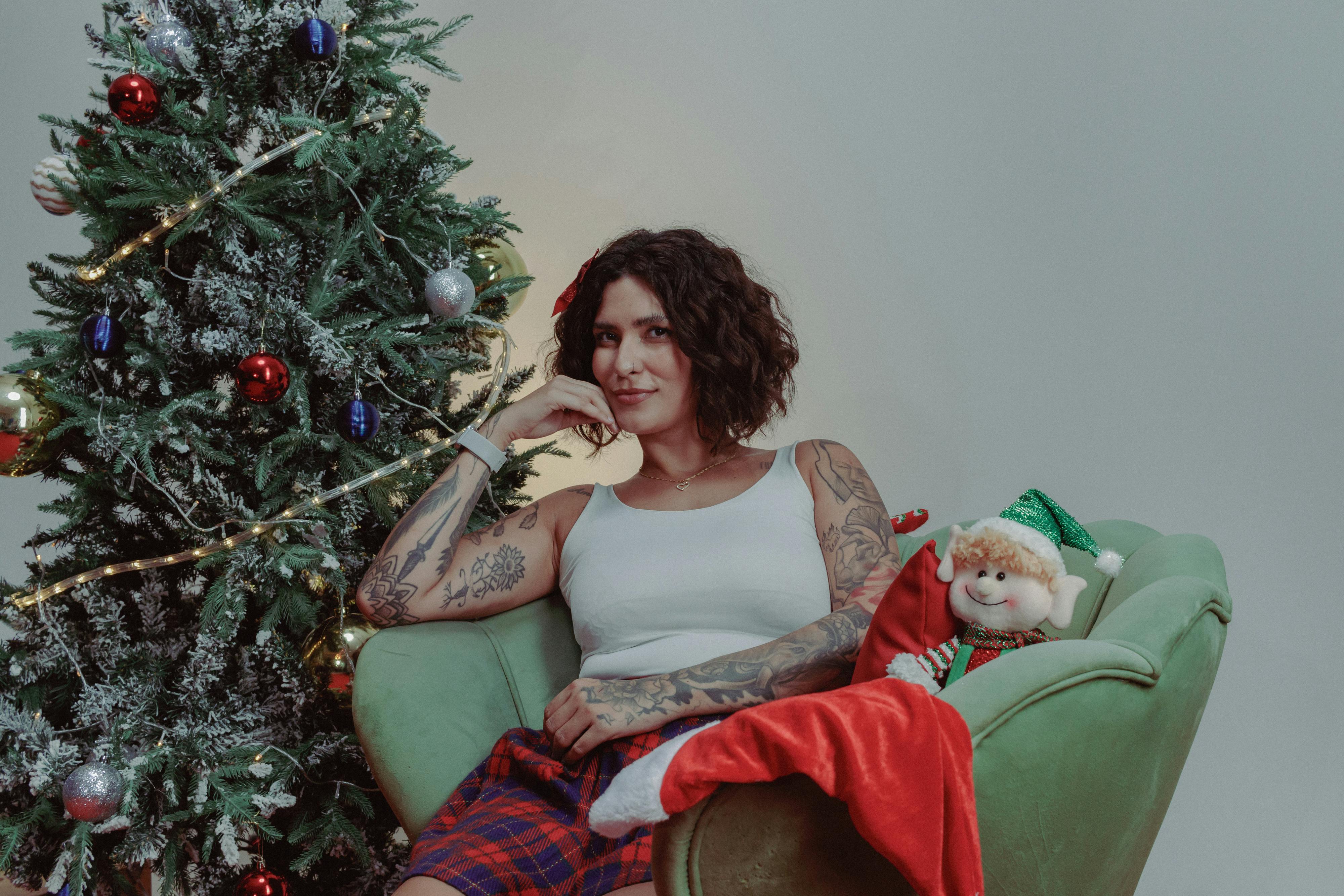 These Christmas Songs Most Likely to Tank Productivity at Work, Study Finds — Photo by Alexandre  Canteiro on Pexels