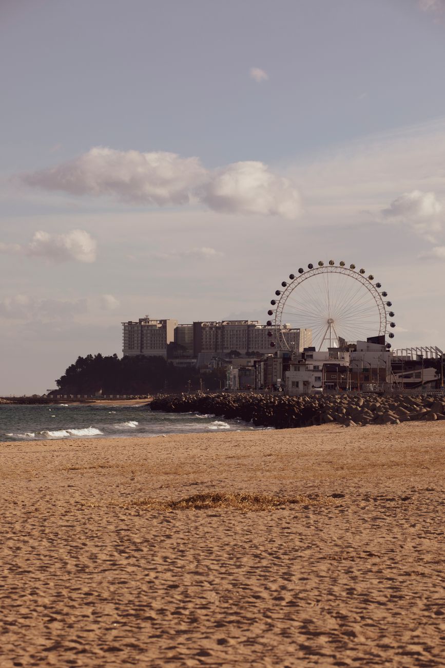 sokcho beach summer crowd