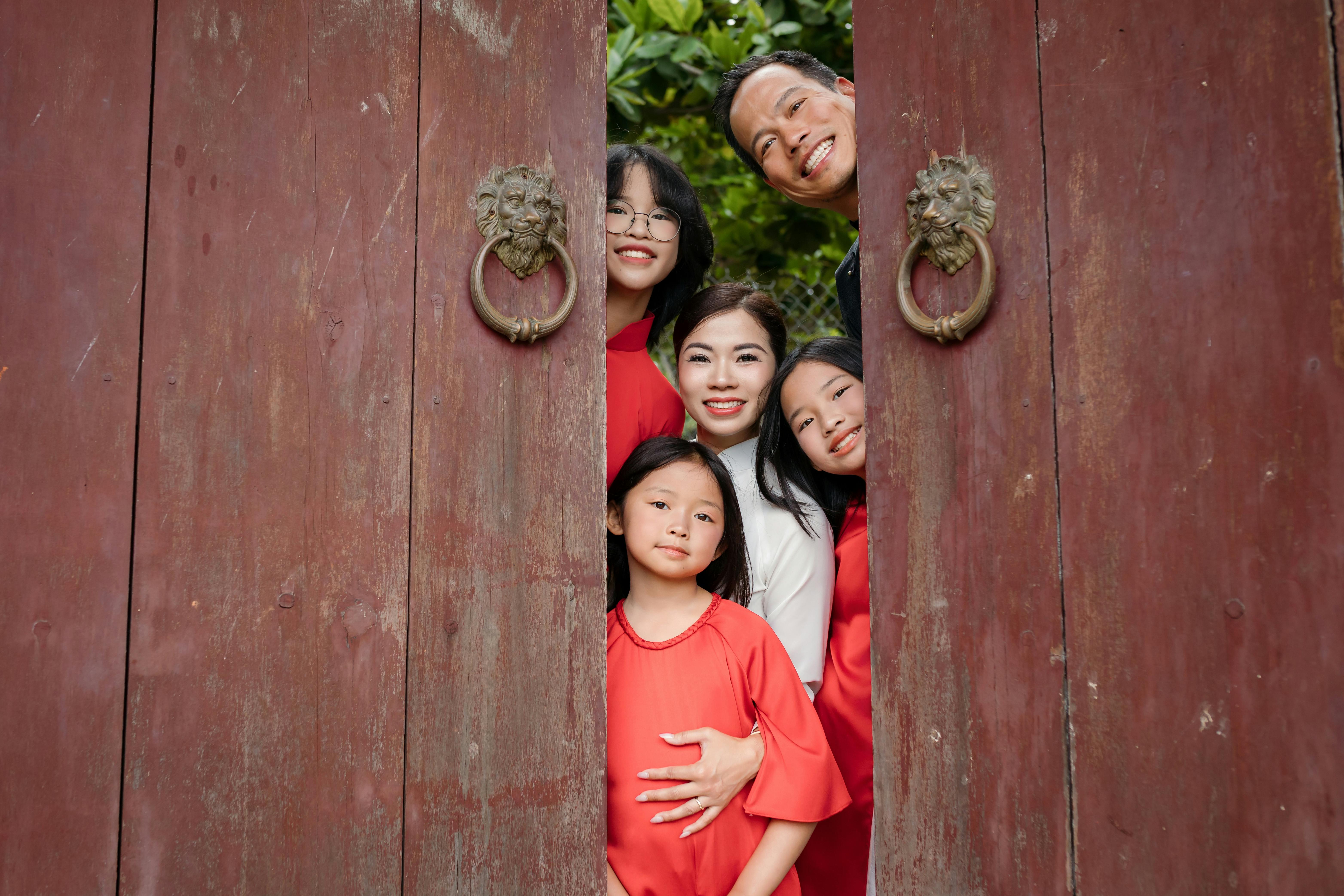 family travel, family traveller live, family travel insurance, family travel tips, family travel hacks, family travel tours, 