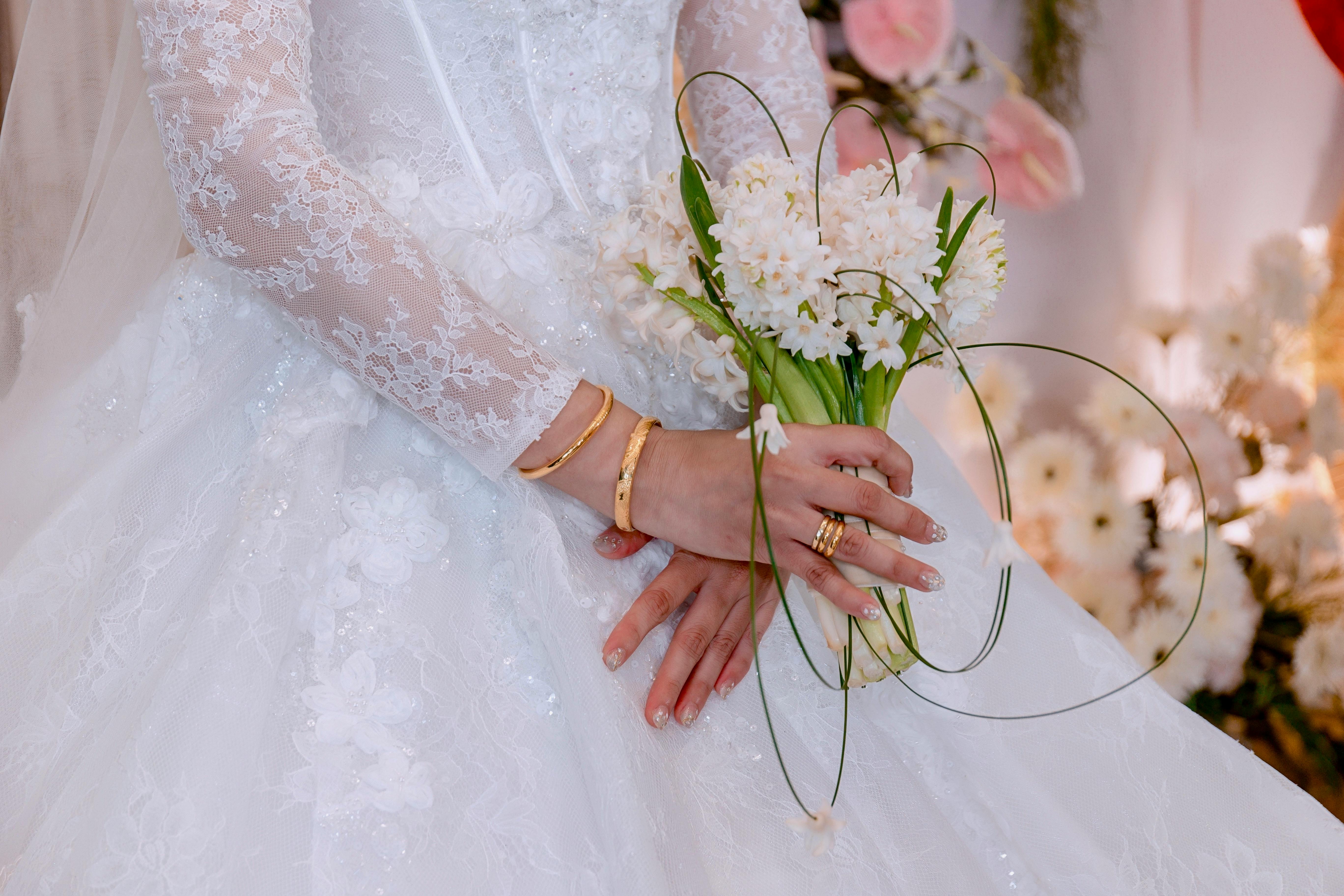 Brands Briefing: Anthropologie's weddings business has become a powerful customer acquisition engine — Photo by 🇻🇳🇻🇳Nguyễ