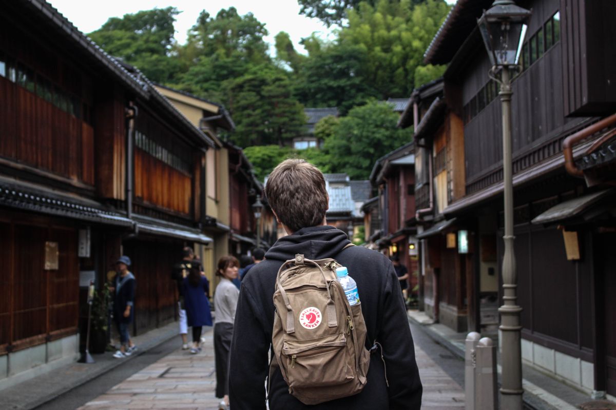 Step Back in Time in the Higashi Chaya District