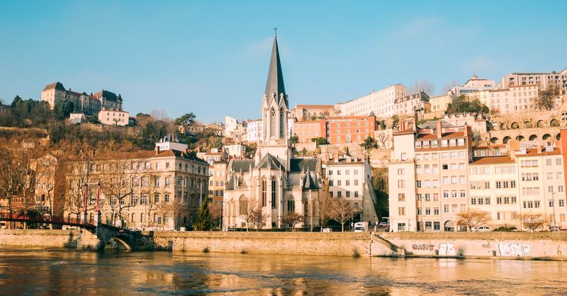 Église Saint Jean Baptiste : Guide des 20 Plus