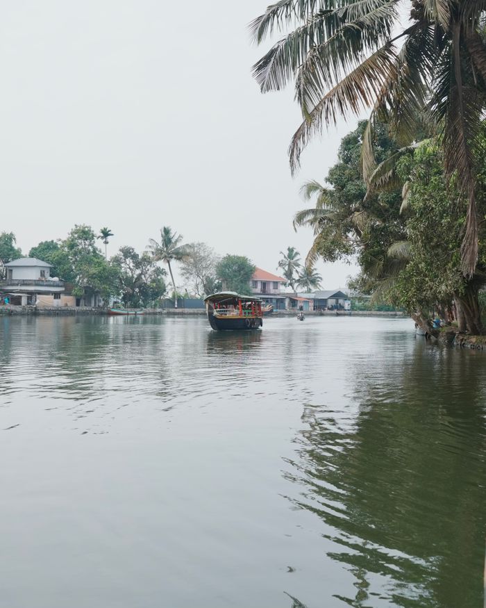 Popular wedding planner in Kerala — backwater destination wedding