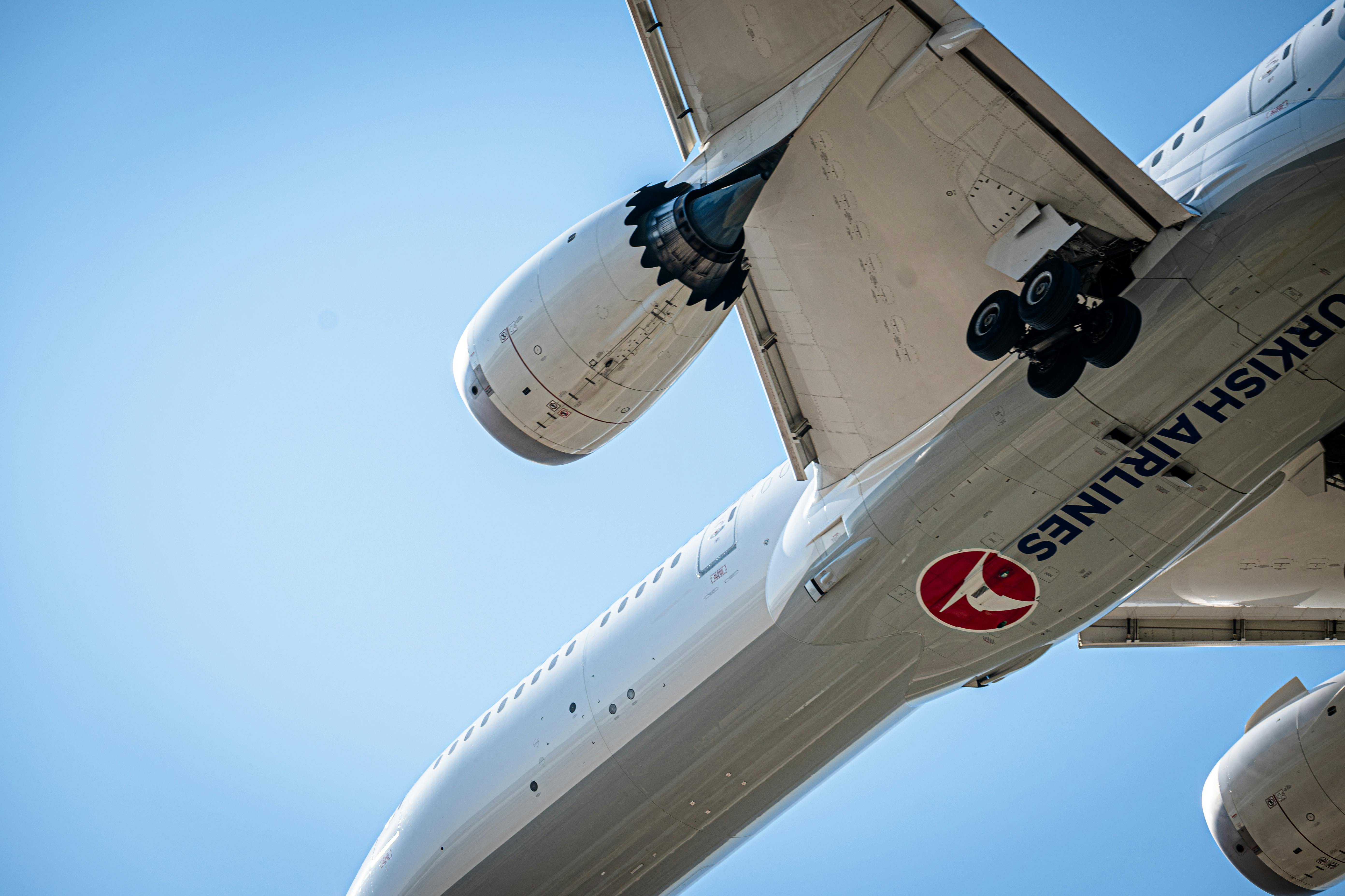 How Frequent Flyers Use Airline Miles Is Not What You Think — Photo by Baha ÇAPRAZ on Pexels