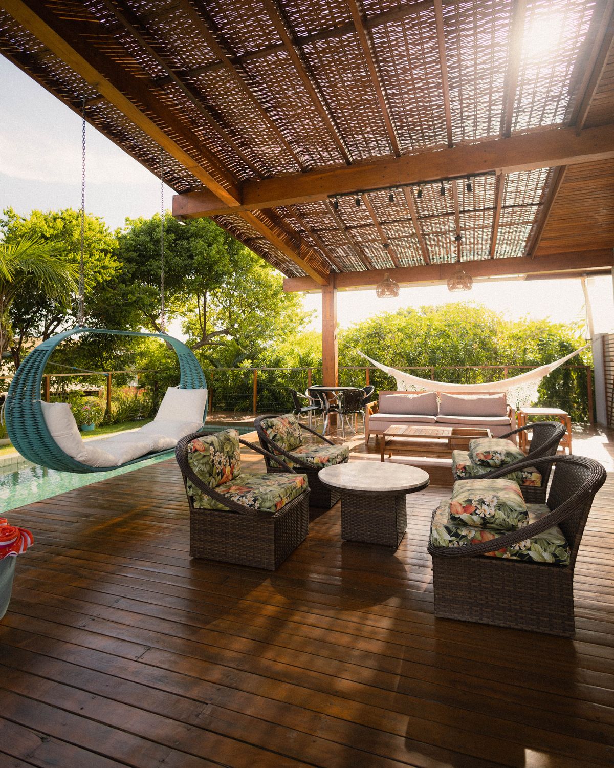 High-end backyard patio furniture