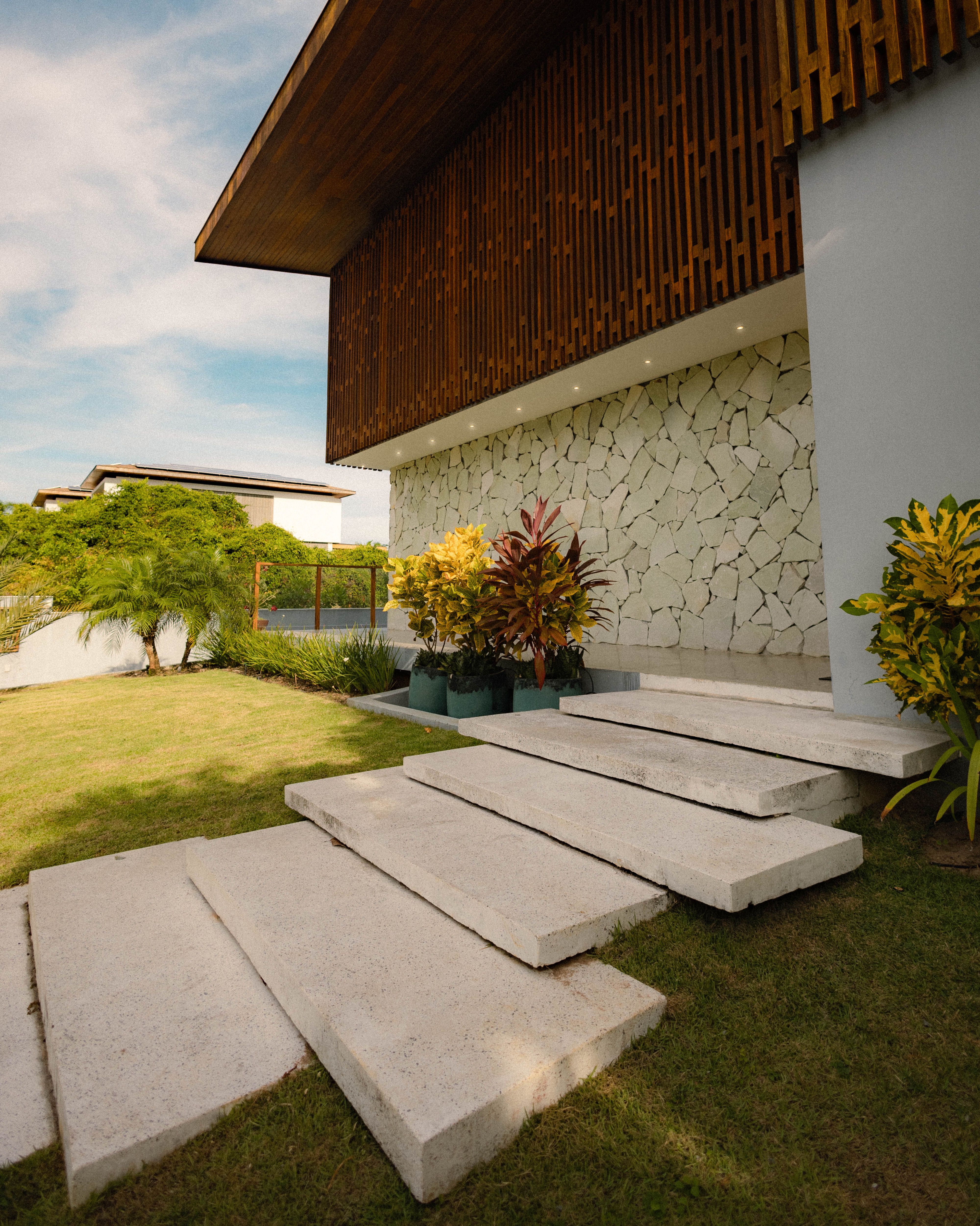 Modern Minimalist Home with Lush Greenery · Free Stock Photo