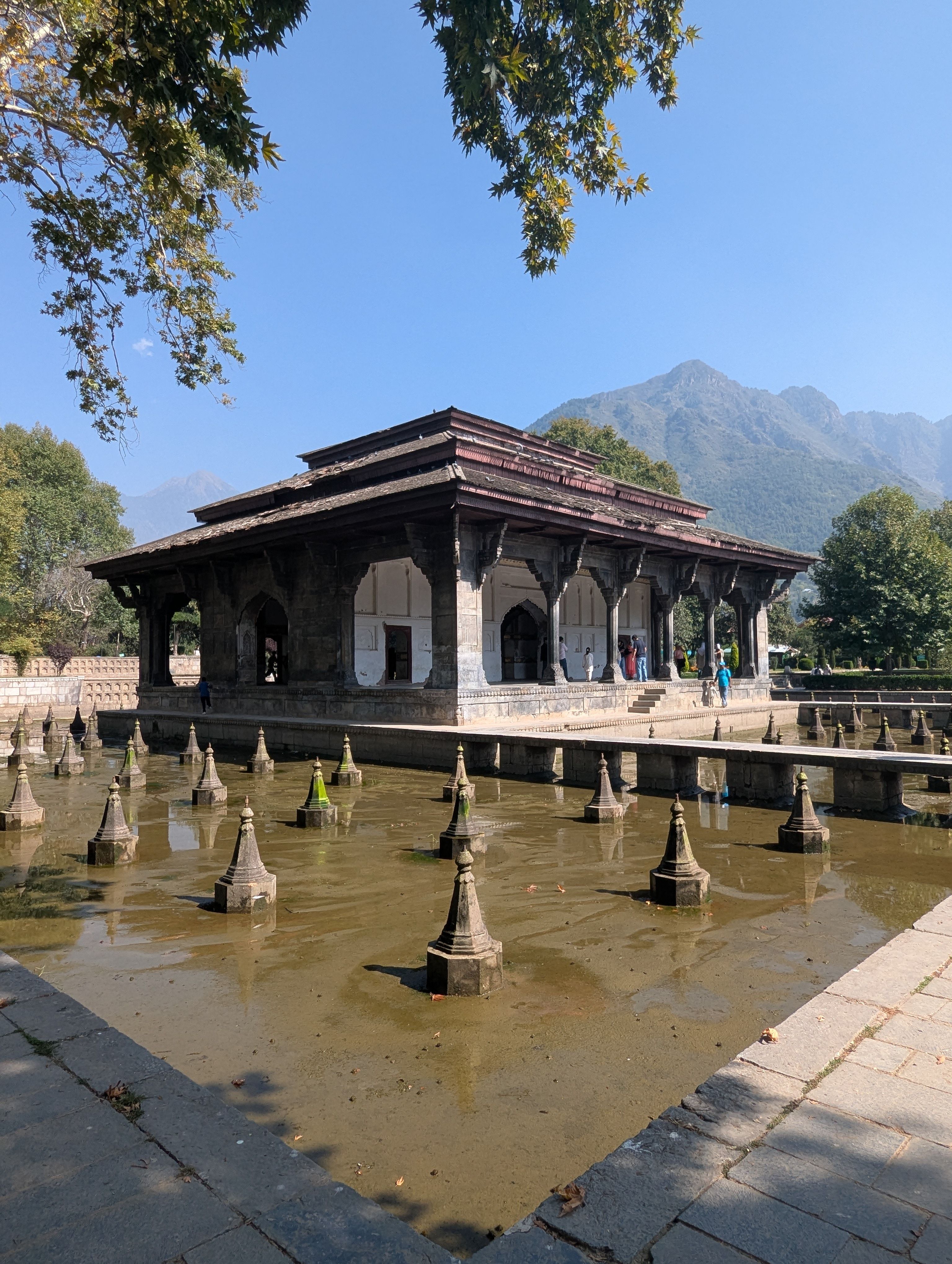 shalimar bagh, srinagar