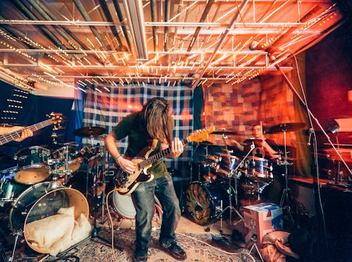 Foto De Hombre Tocando La Guitarra