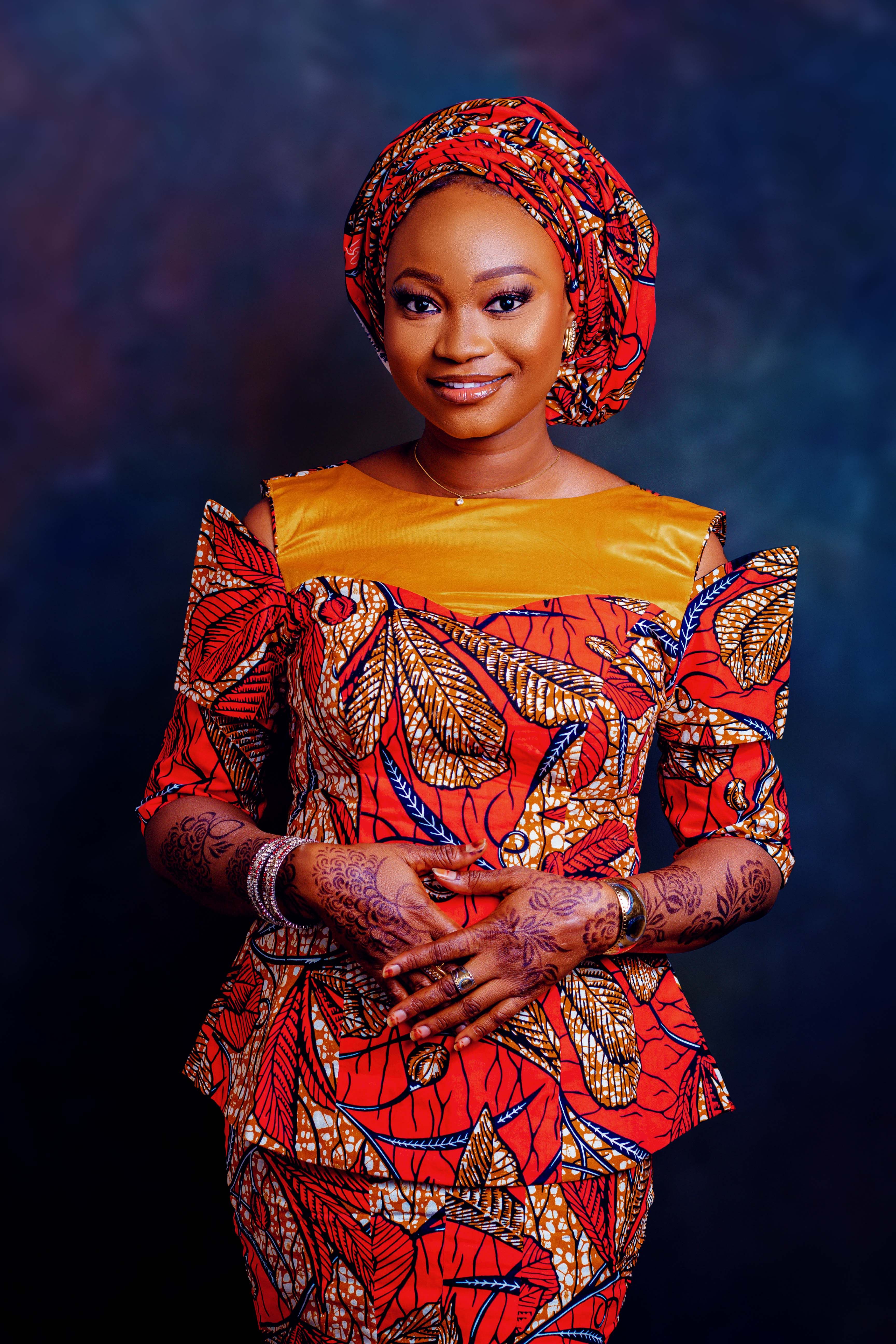 Elegant Woman in Traditional African Attire · Free Stock Photo