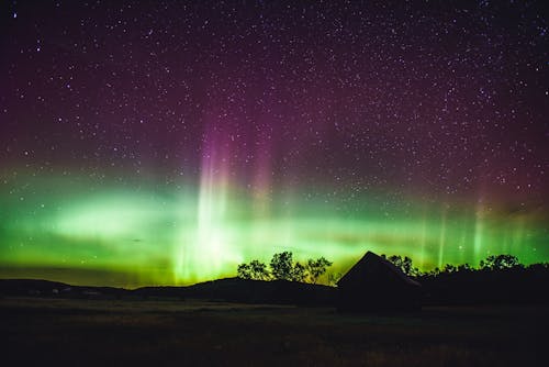 Aurores Boréales Pendant La Nuit