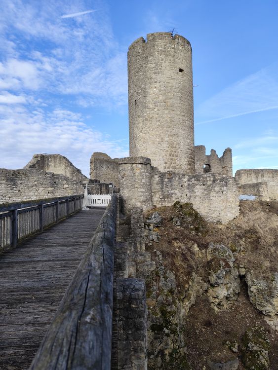 Medieval Stone Tower and Ruins under Blue Sky · Free Stock Photo