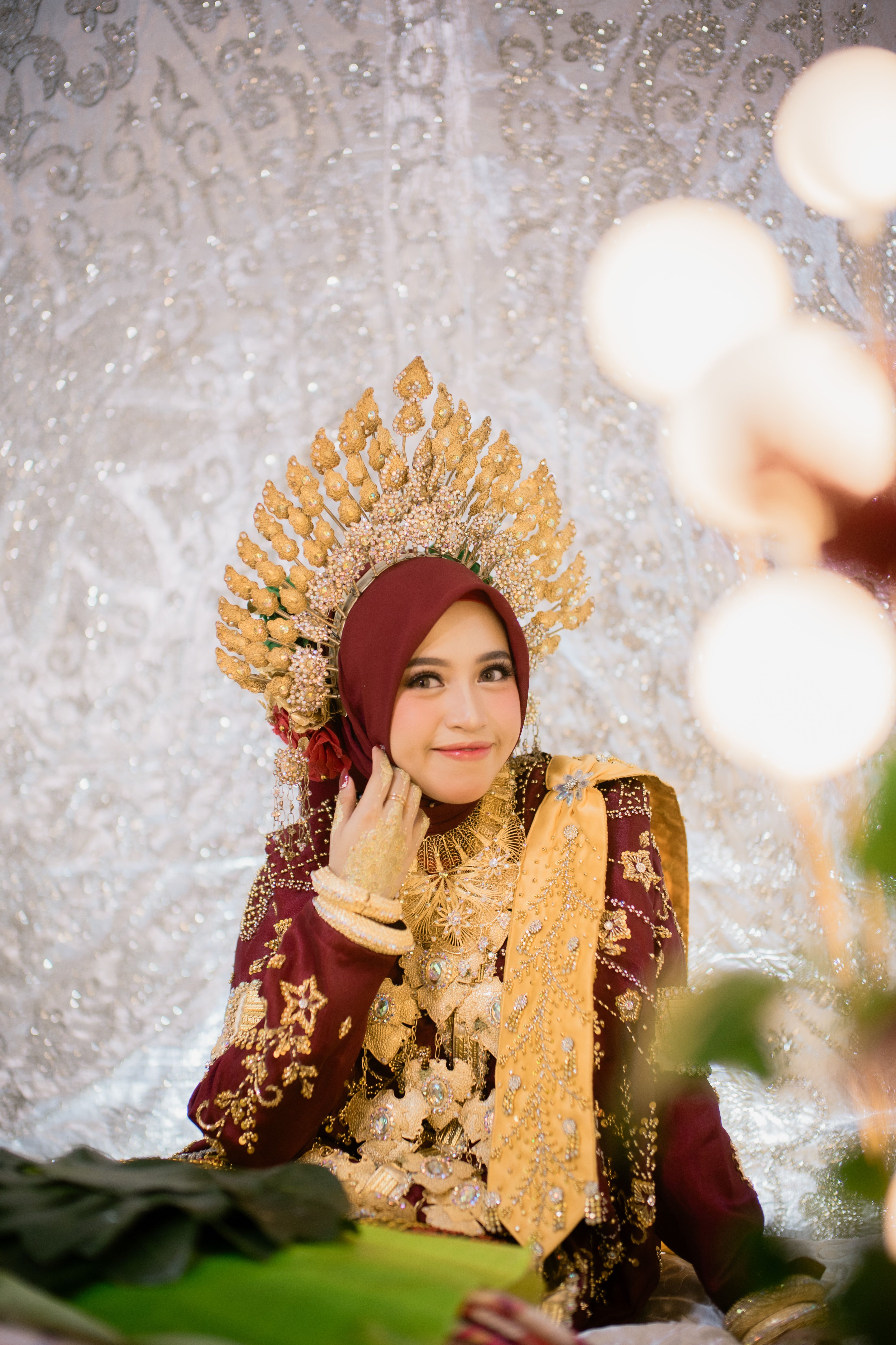 Elegant Indonesian Bride in Traditional Attire · Free Stock Photo