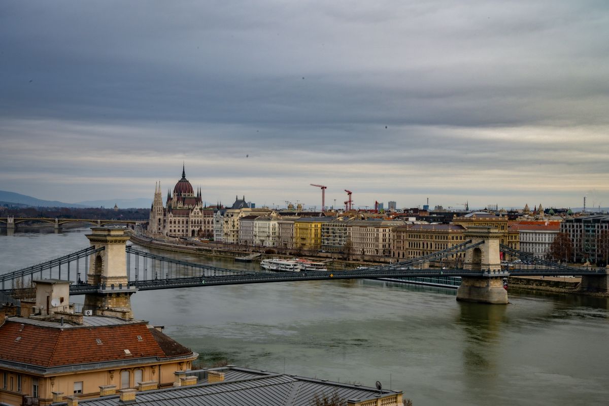 Budapest — Thermal baths and Danube views (2)