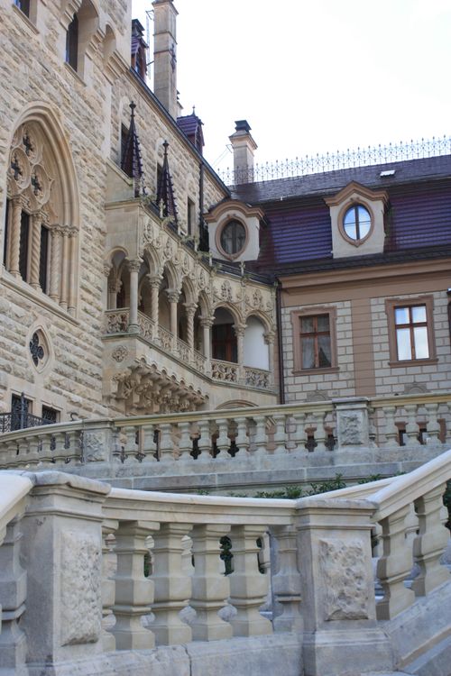 Free Elegant Gothic architecture with detailed stonework and classic design, perfect for travel inspiration. Stock Photo