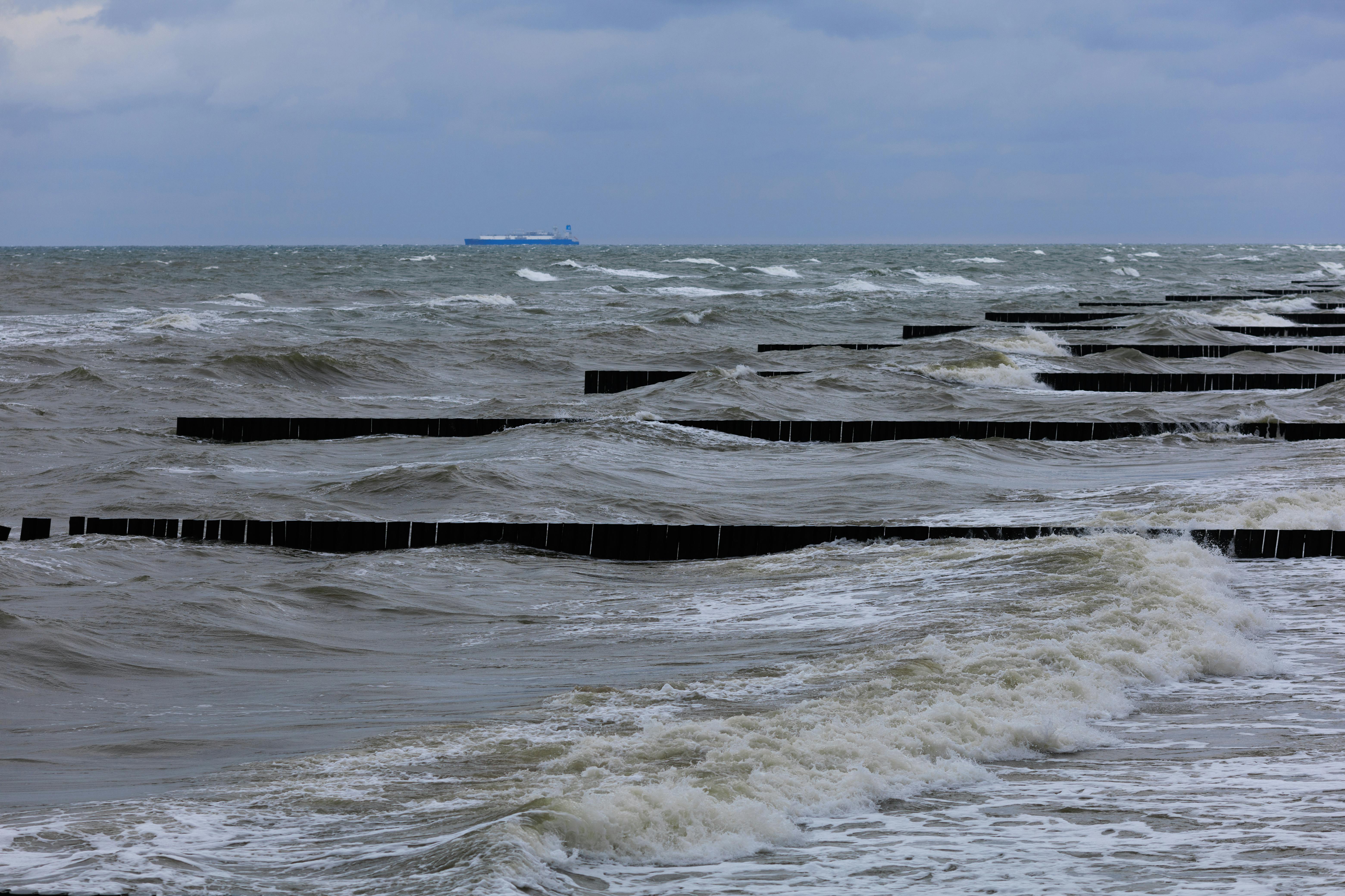 climate resilience sea level rise — Photo by Alexander Popadin on Pexels